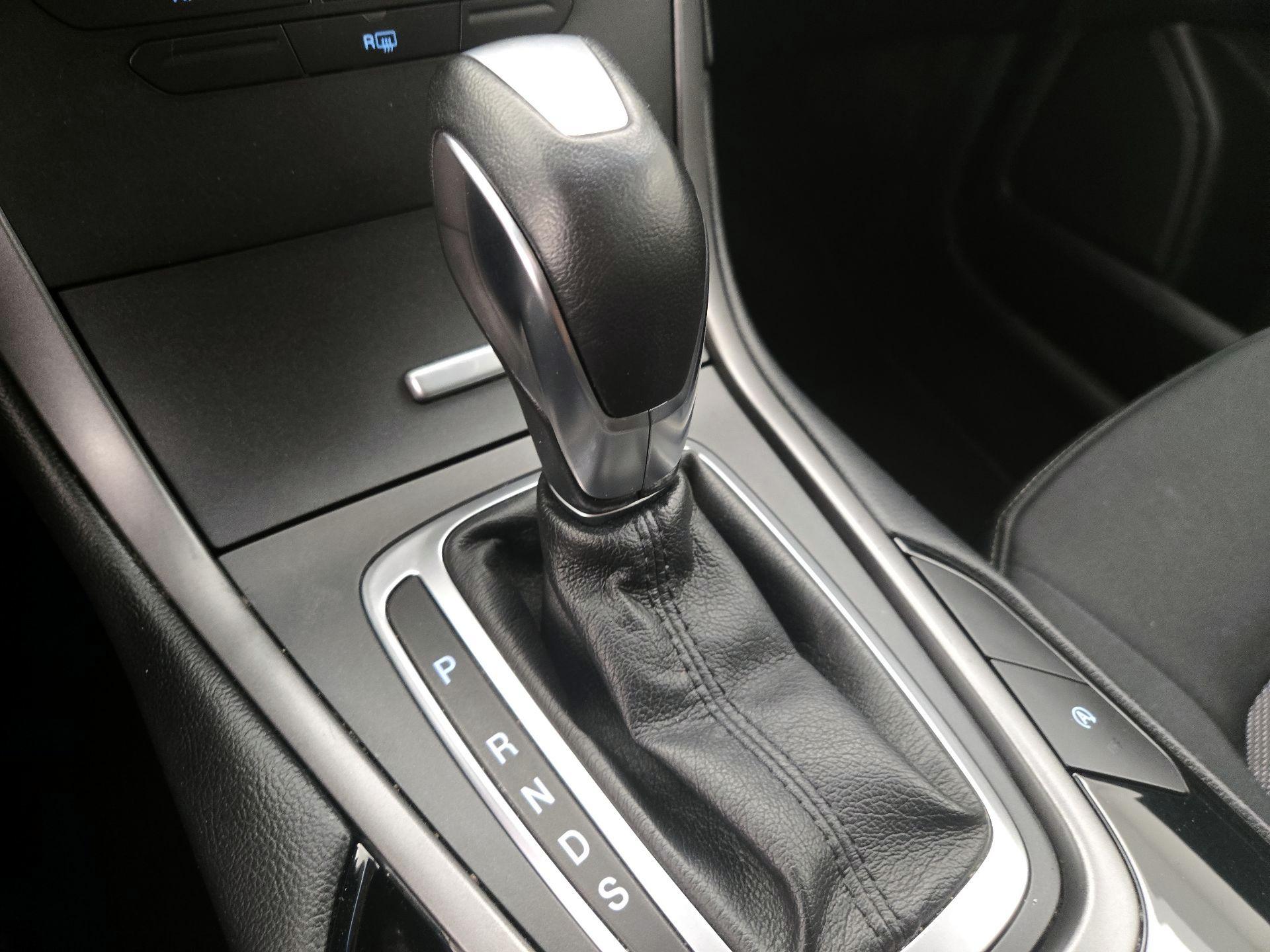 Thumbnail: 2018 Ford Edge - 17