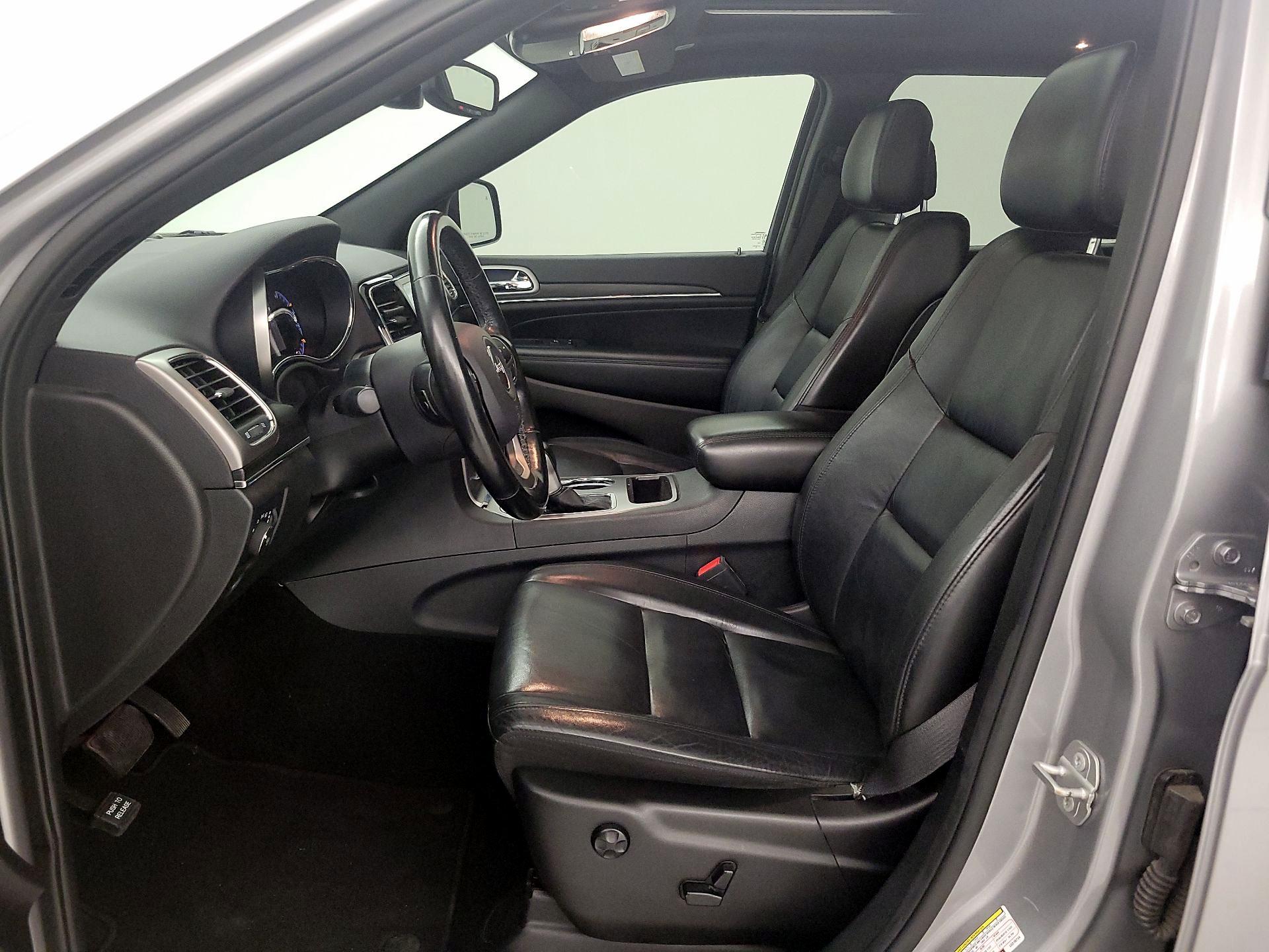 Thumbnail: 2020 Jeep Grand Cherokee - 11