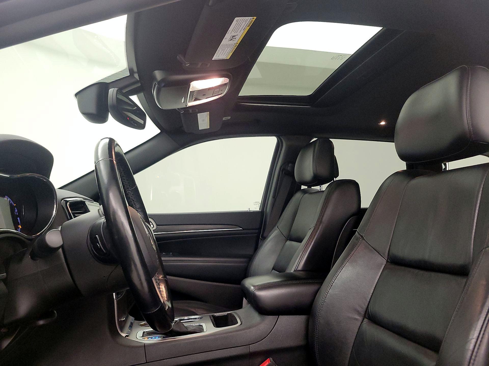 Thumbnail: 2020 Jeep Grand Cherokee - 19