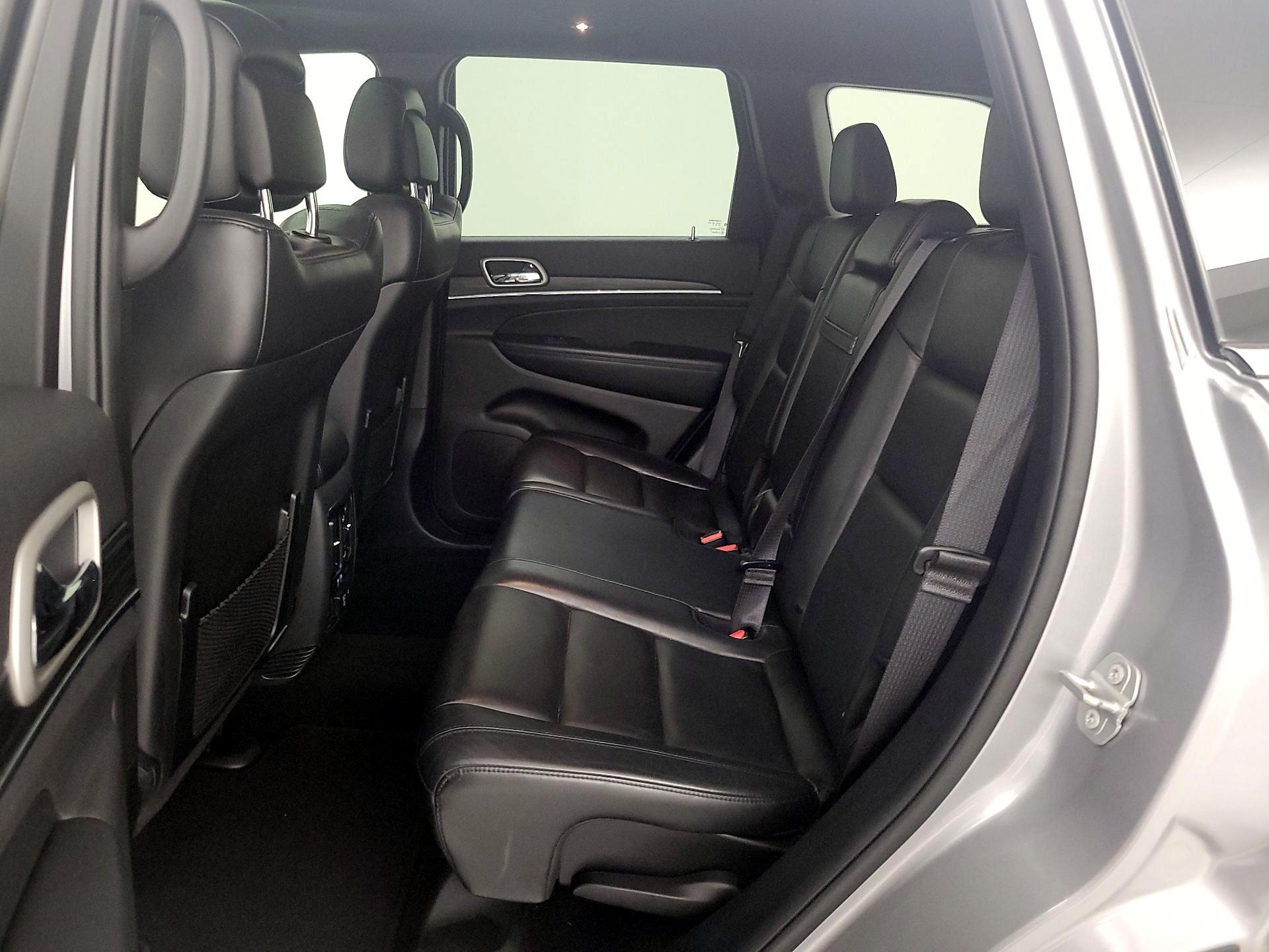 Thumbnail: 2020 Jeep Grand Cherokee - 20