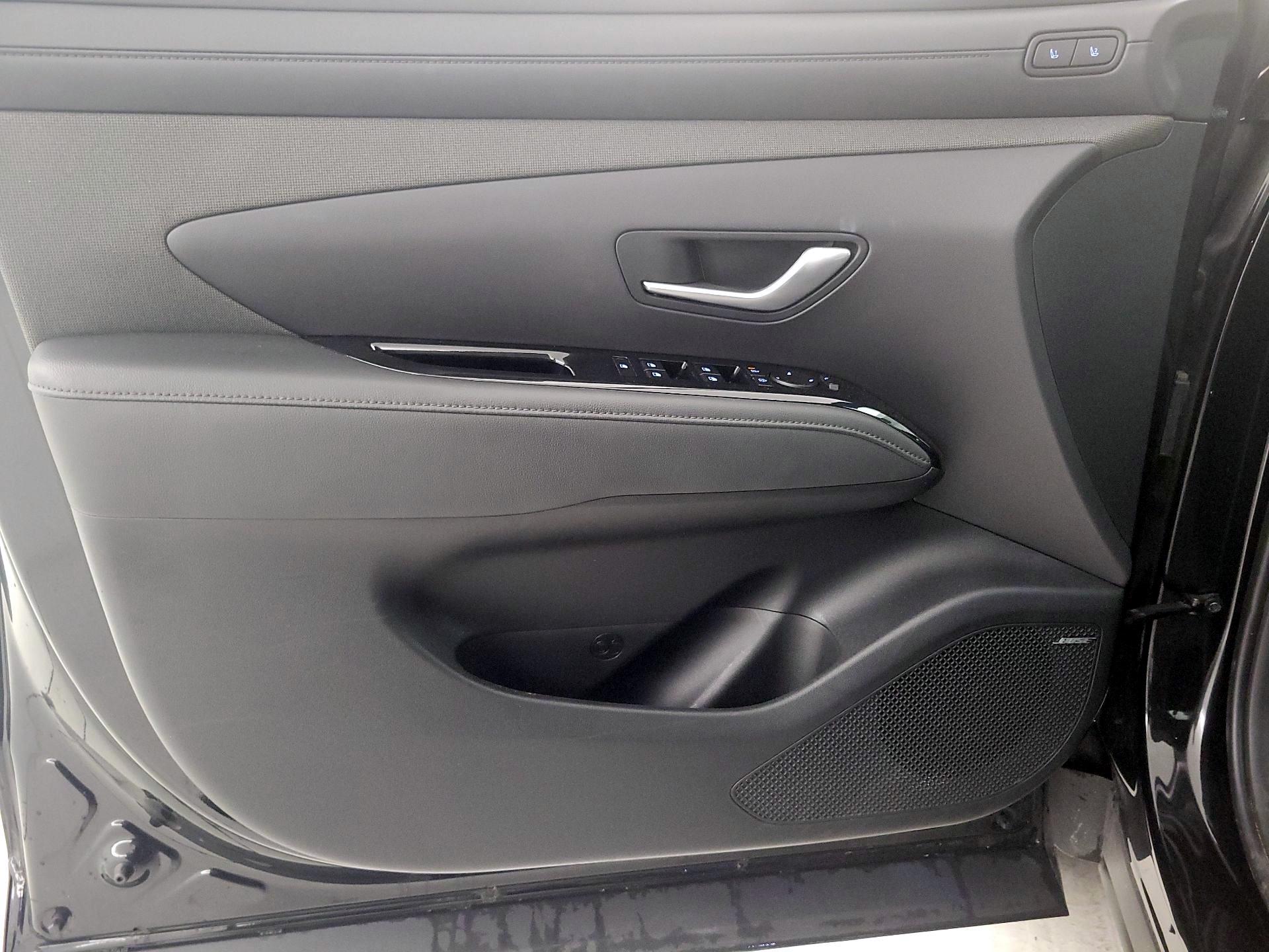 Thumbnail: 2025 Hyundai Santa Cruz - 12