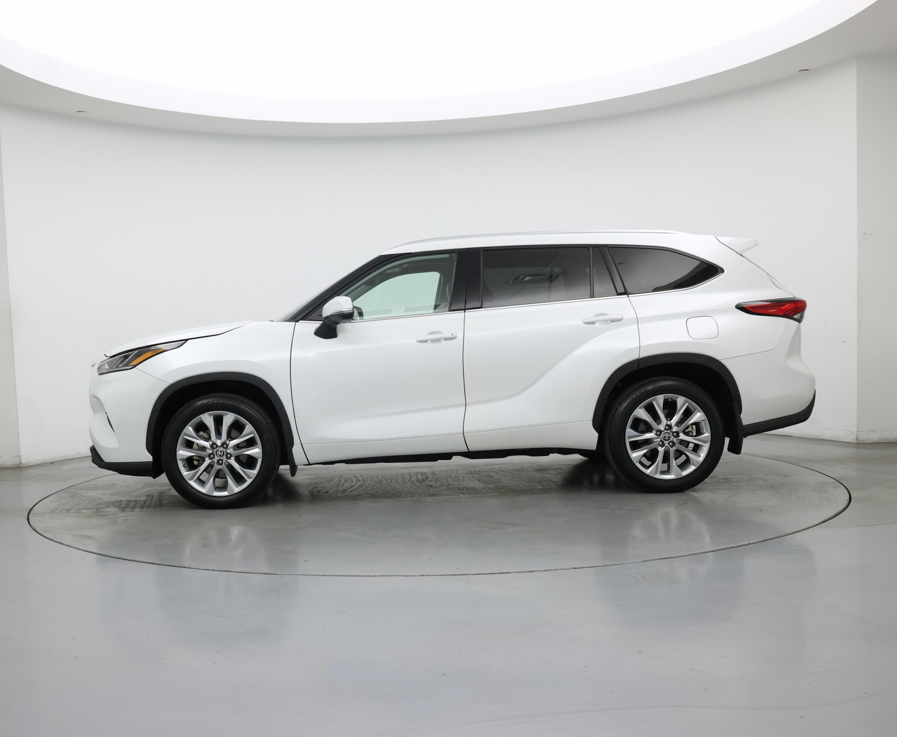 Thumbnail: 2023 Toyota Highlander - 3