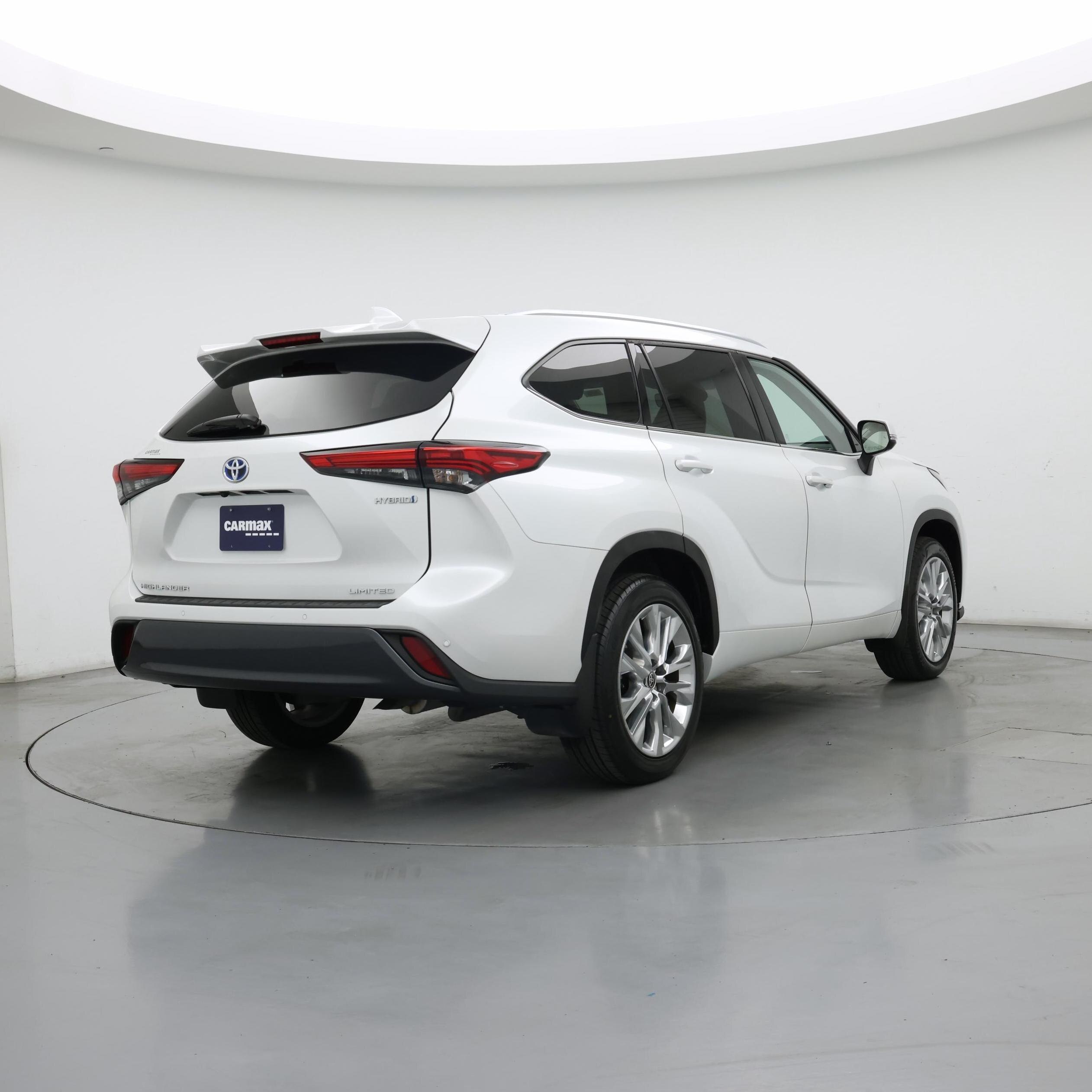 Thumbnail: 2023 Toyota Highlander - 8