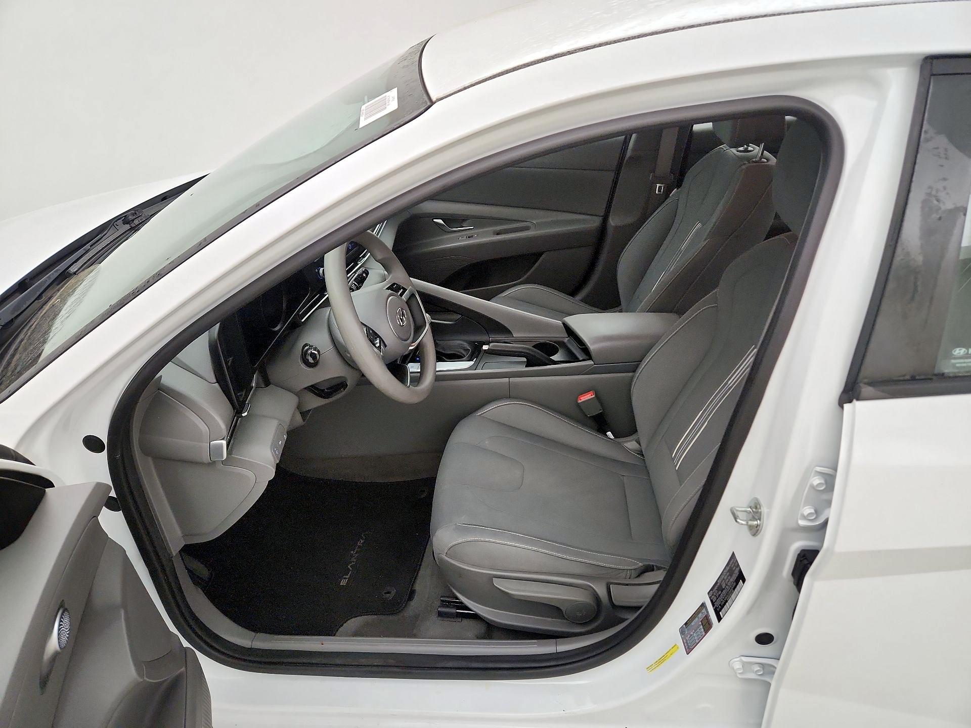 Thumbnail: 2021 Hyundai Elantra - 11