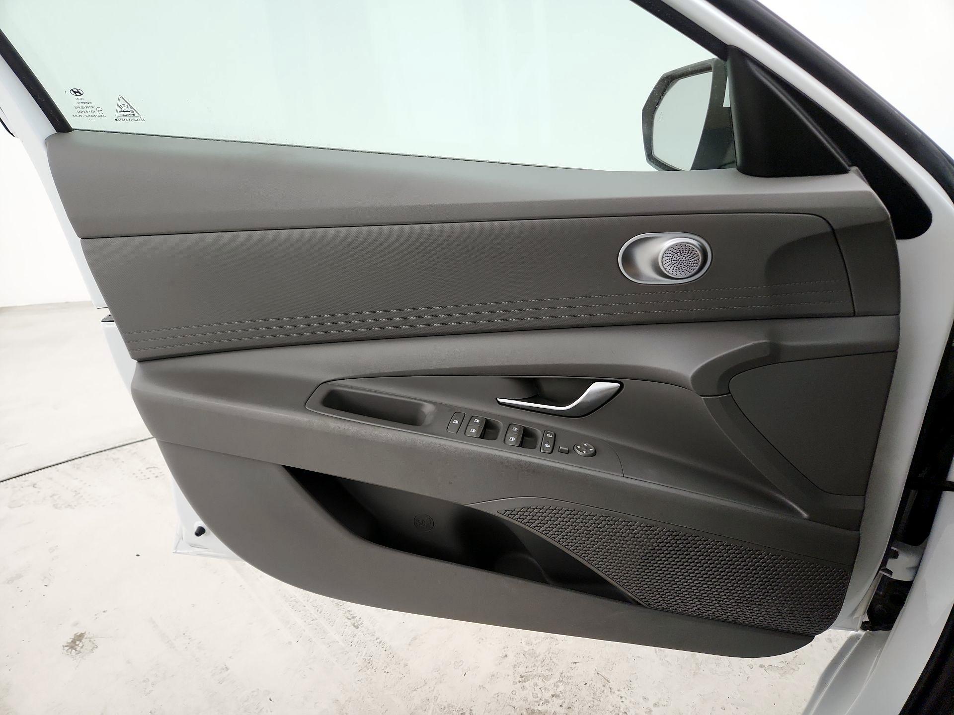 Thumbnail: 2021 Hyundai Elantra - 12