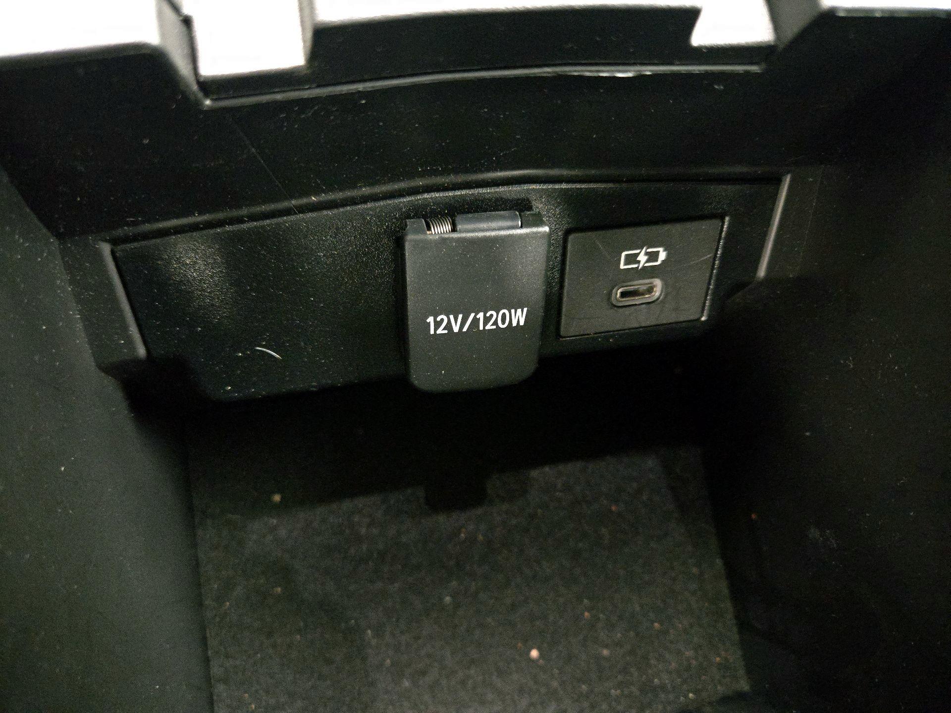 Thumbnail: 2025 Toyota Corolla - 18