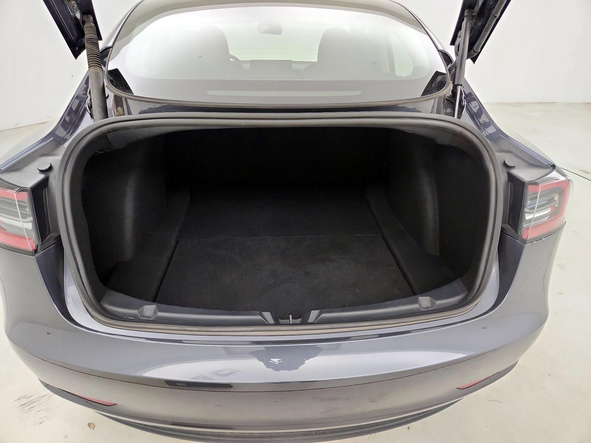 Thumbnail: 2023 Tesla Model 3 - 19