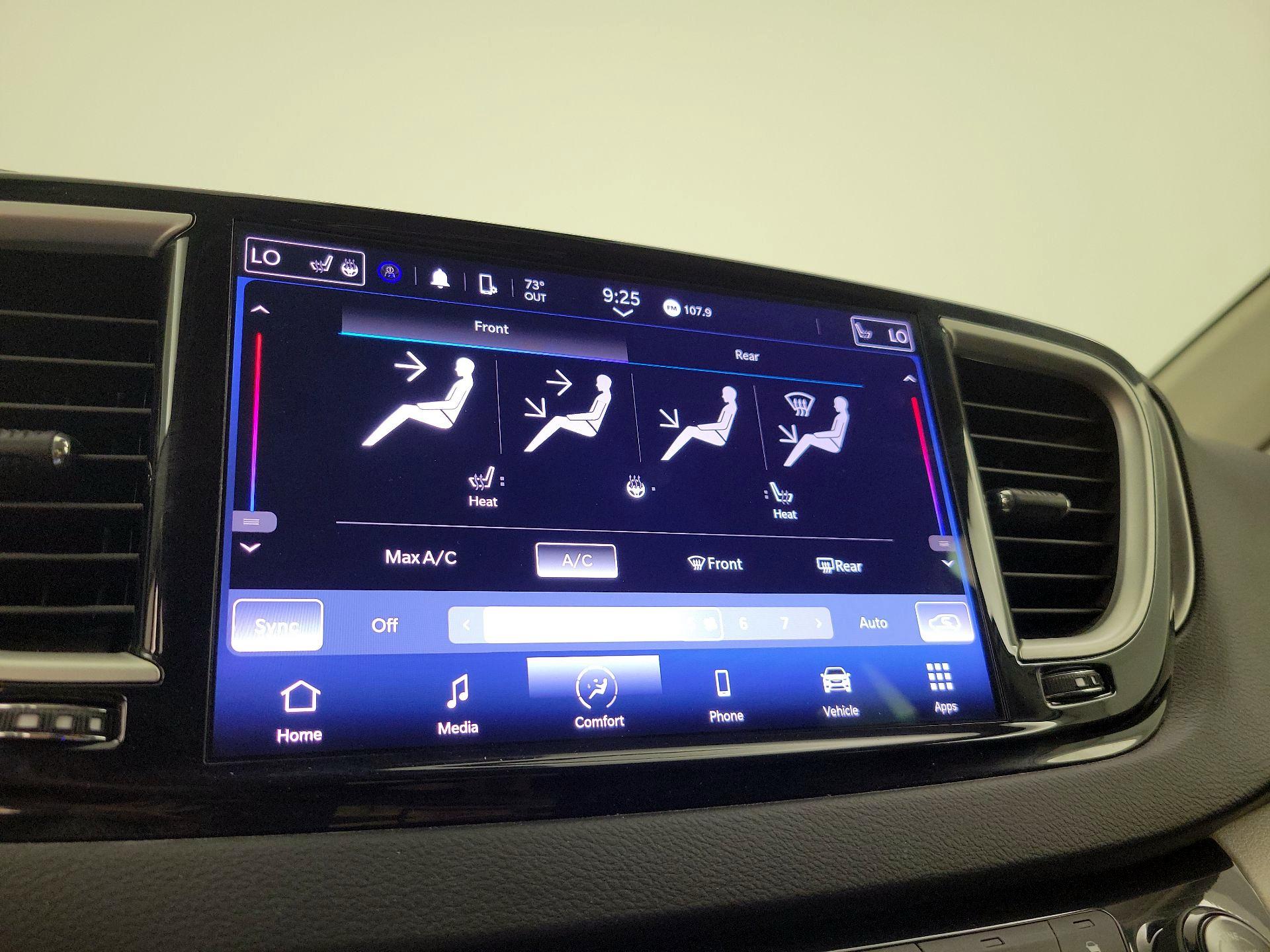 Thumbnail: 2023 Chrysler Pacifica - 16