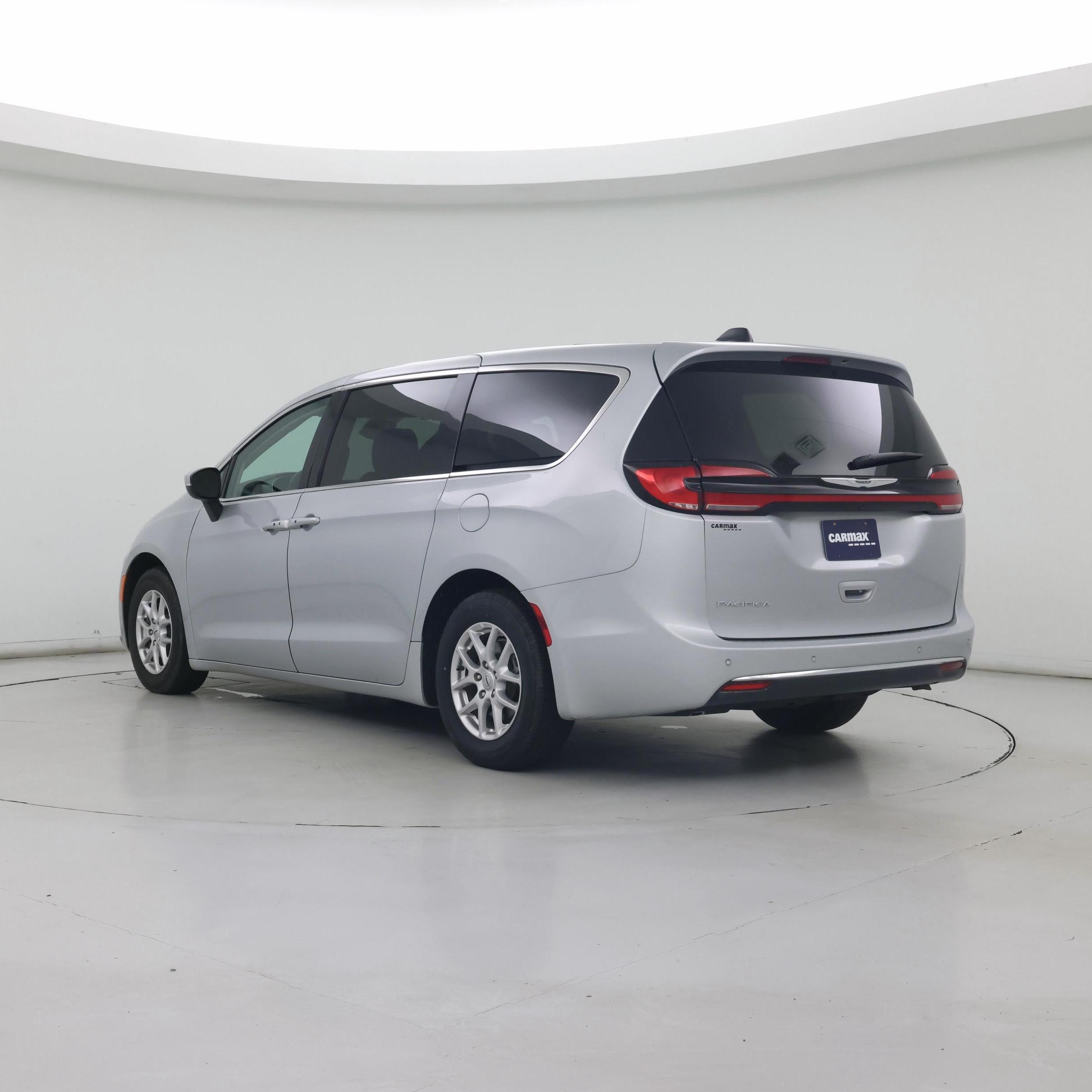 Thumbnail: 2023 Chrysler Pacifica - 2