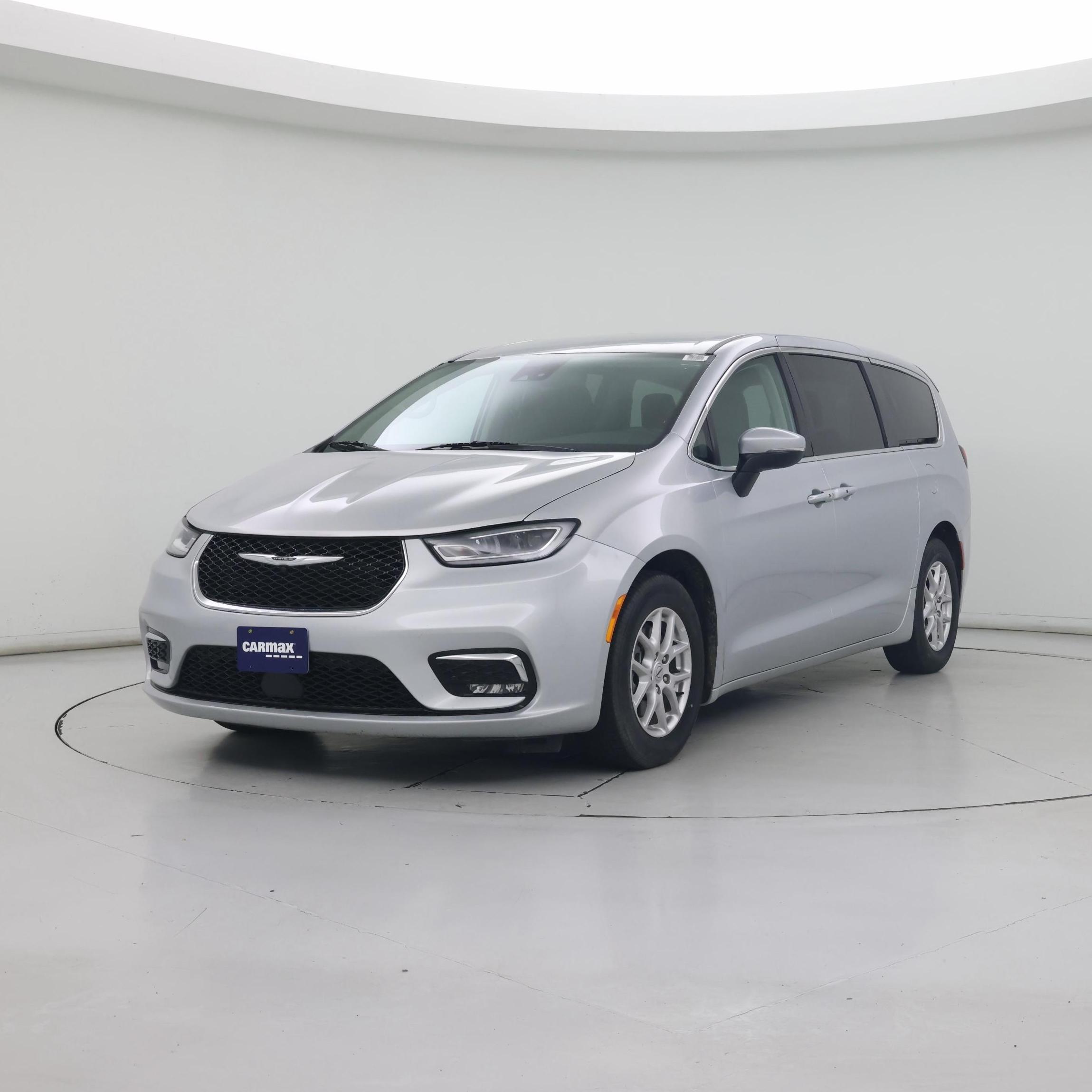Thumbnail: 2023 Chrysler Pacifica - 4