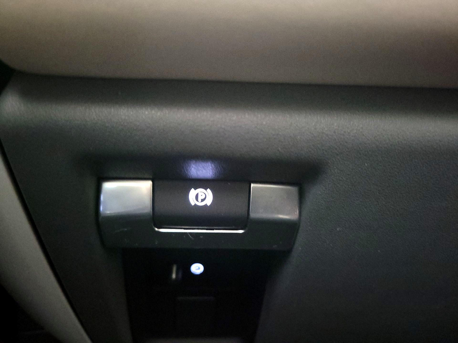 Thumbnail: 2023 Land Rover Defender - 13