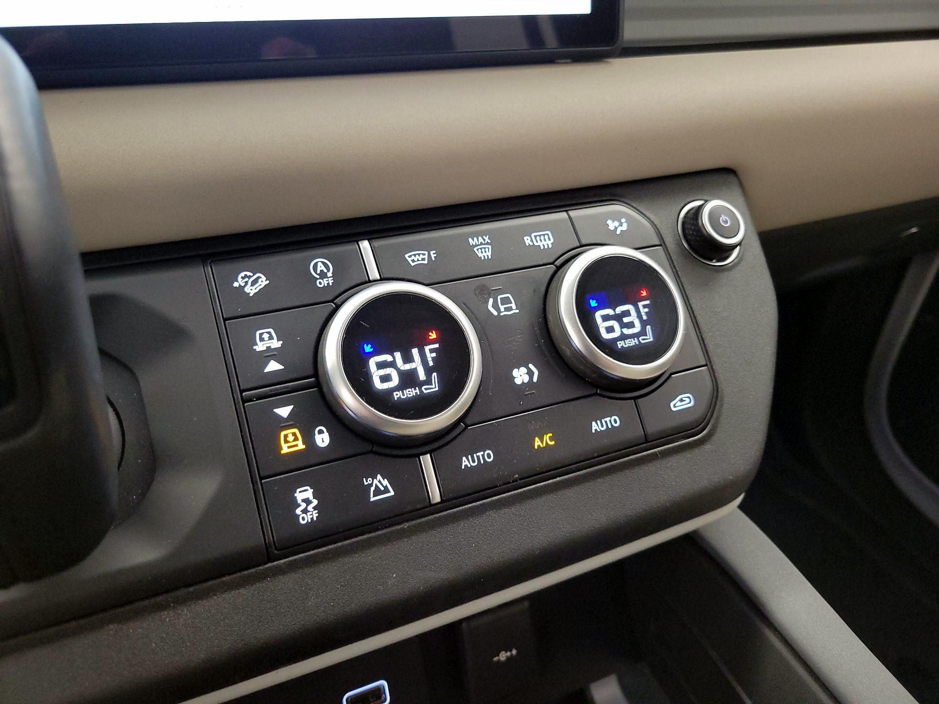 Thumbnail: 2023 Land Rover Defender - 17