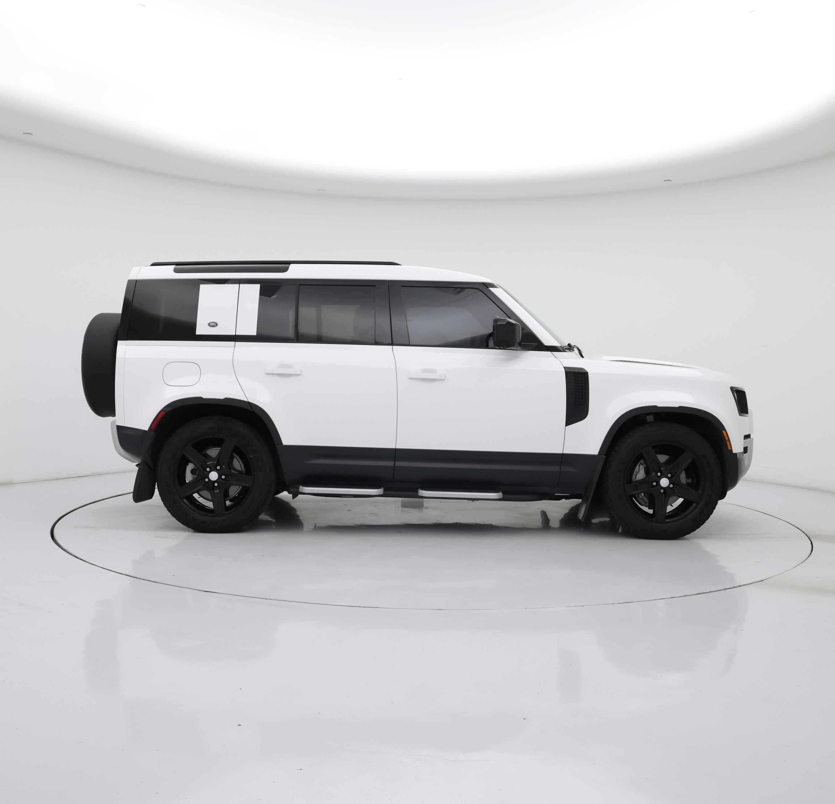 Thumbnail: 2023 Land Rover Defender - 7