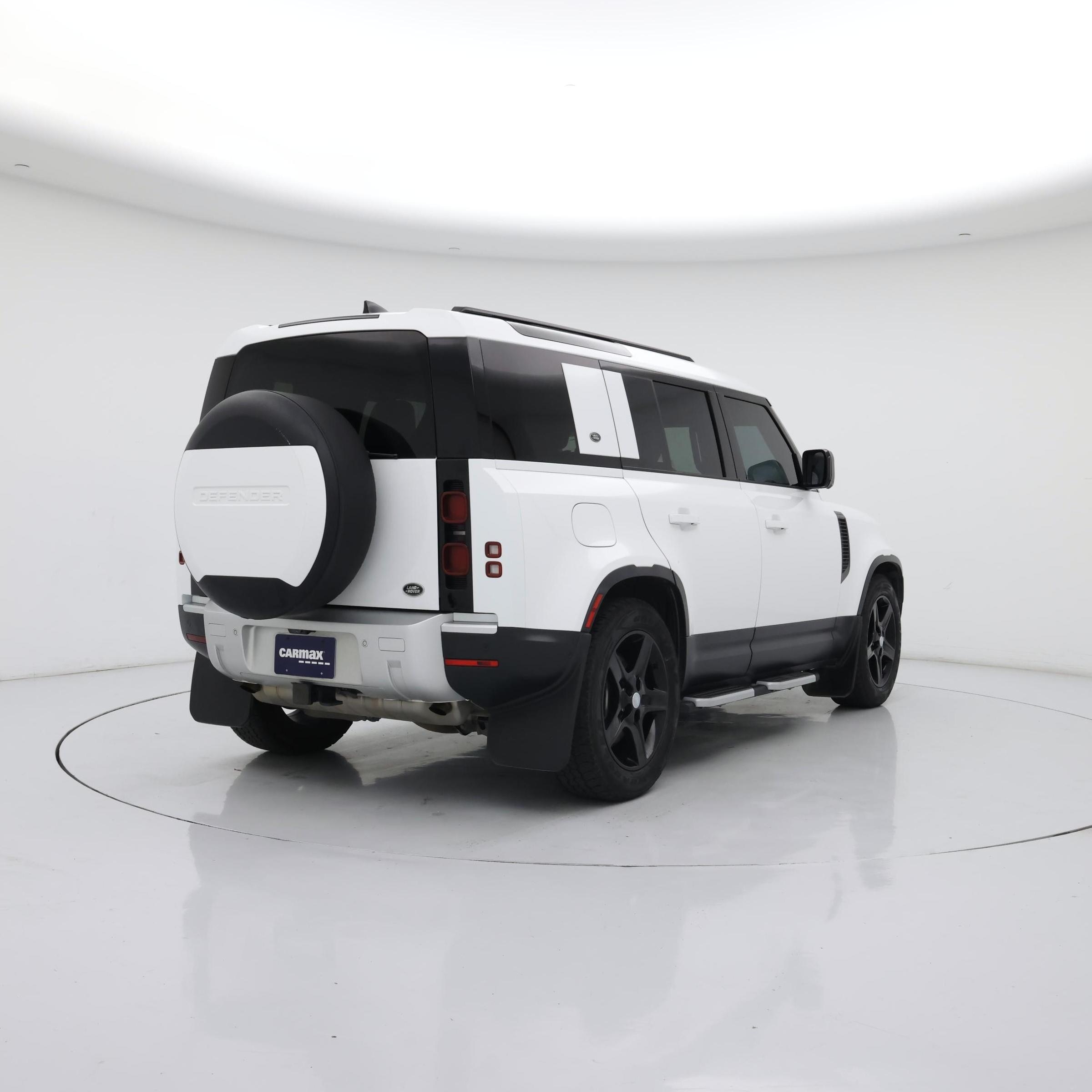 Thumbnail: 2023 Land Rover Defender - 8