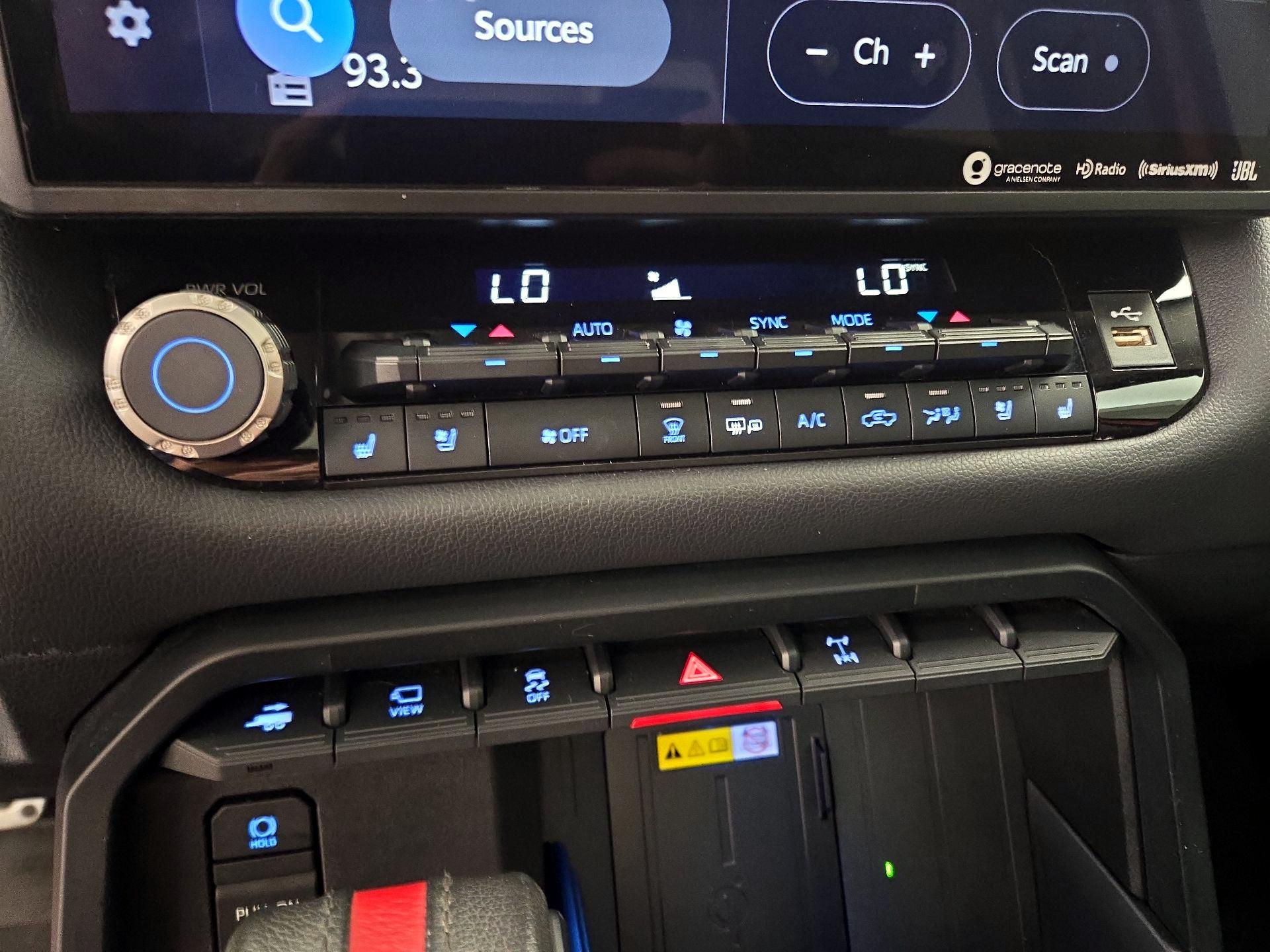 Thumbnail: 2022 Toyota Tundra - 16