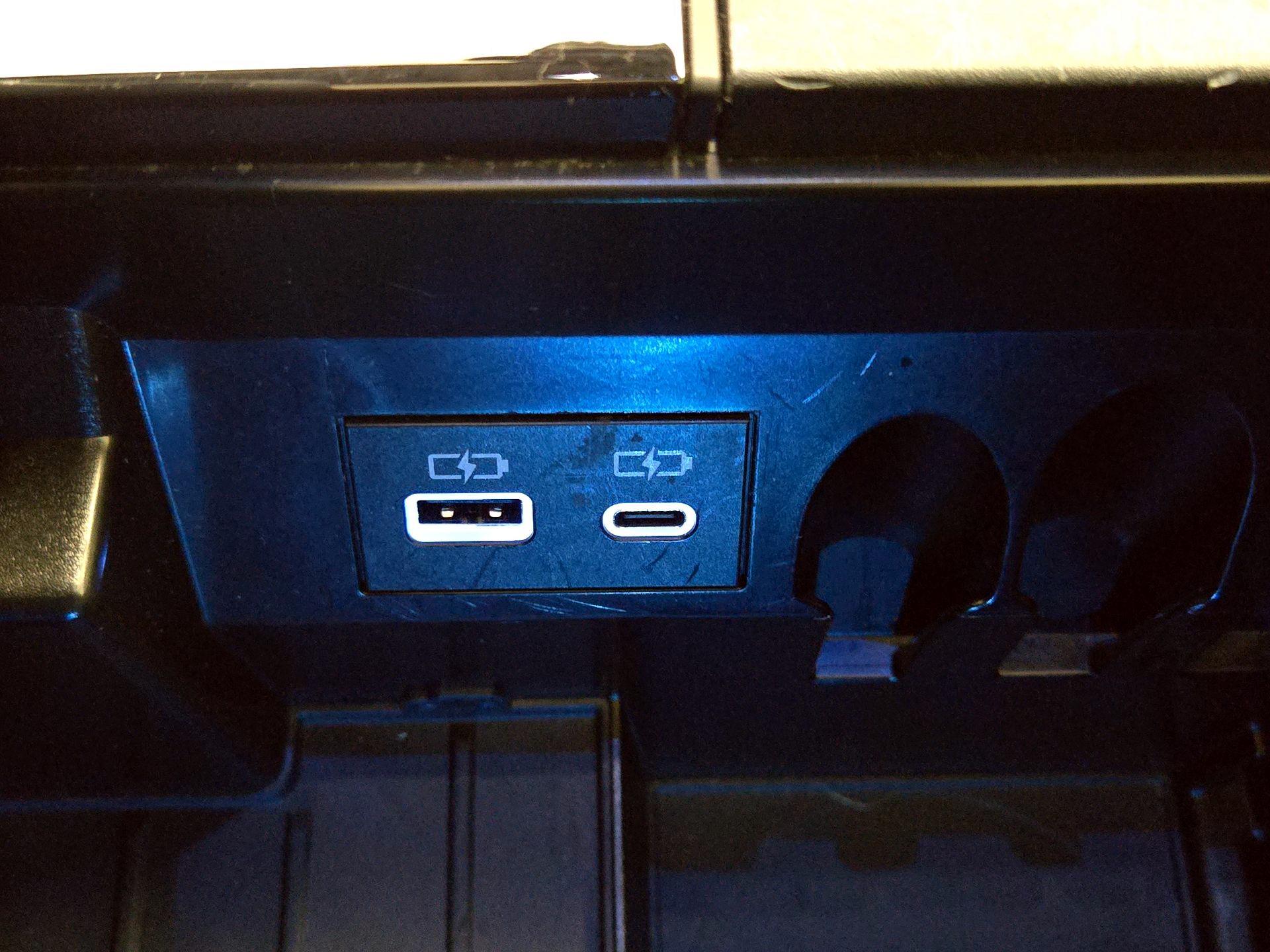 Thumbnail: 2022 Toyota Tundra - 18