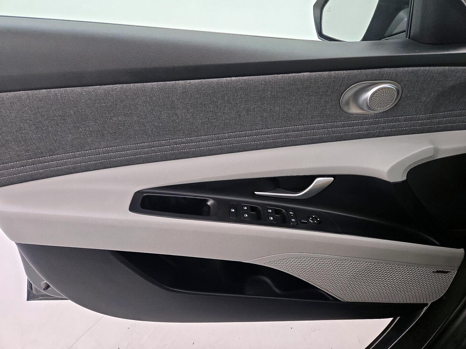 Thumbnail: 2024 Hyundai Elantra - 12