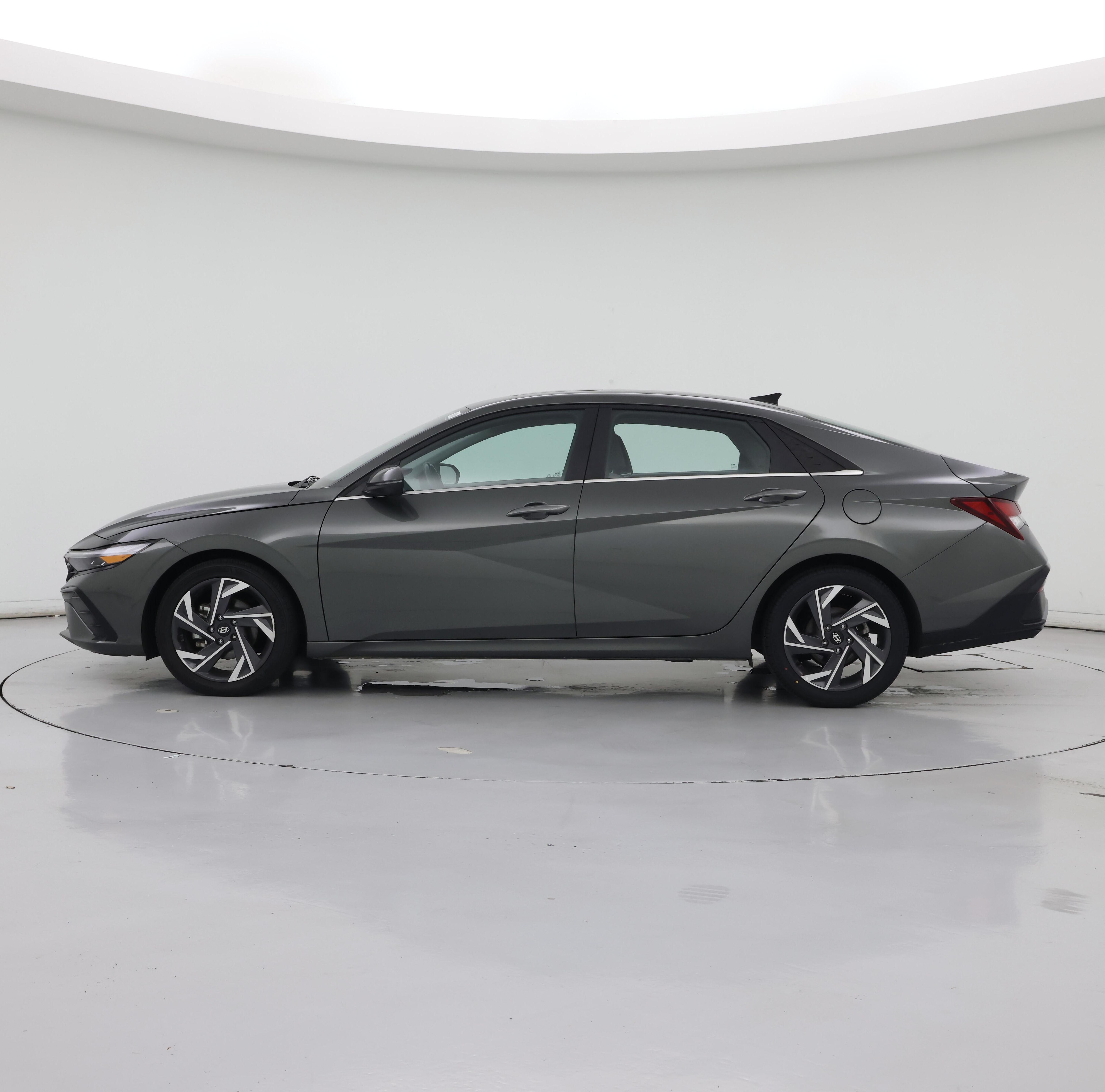 Thumbnail: 2024 Hyundai Elantra - 3