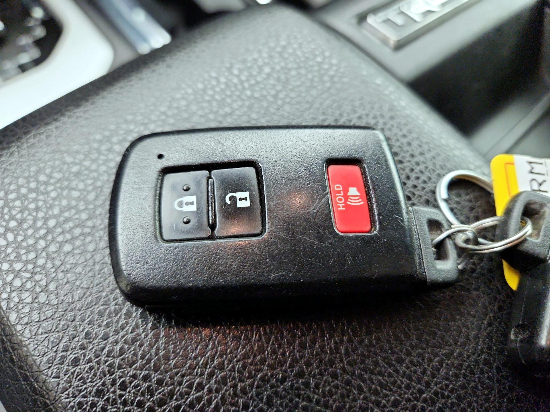 Thumbnail: 2021 Toyota Tundra - 18