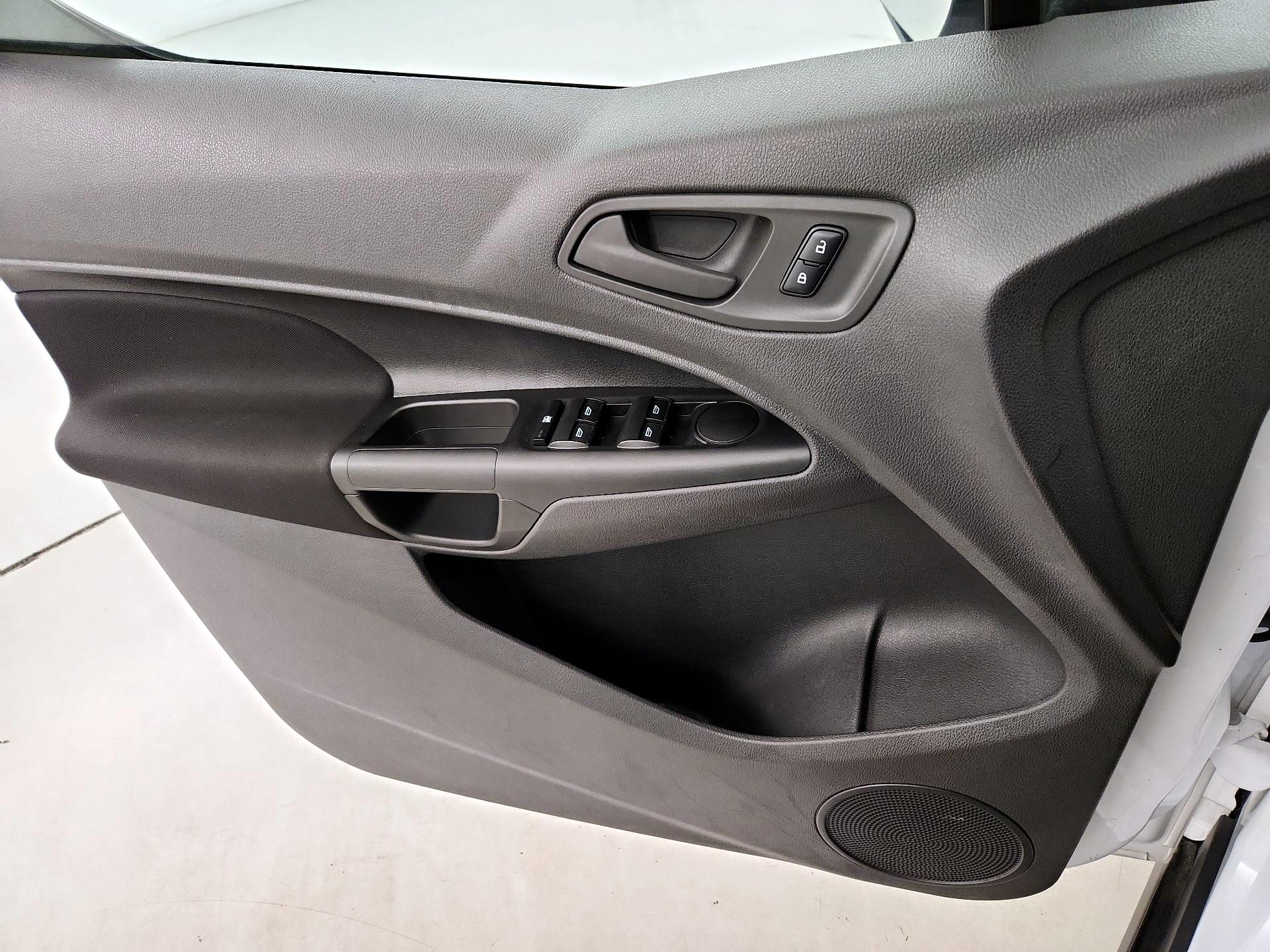 Thumbnail: 2018 Ford Transit Series - 12