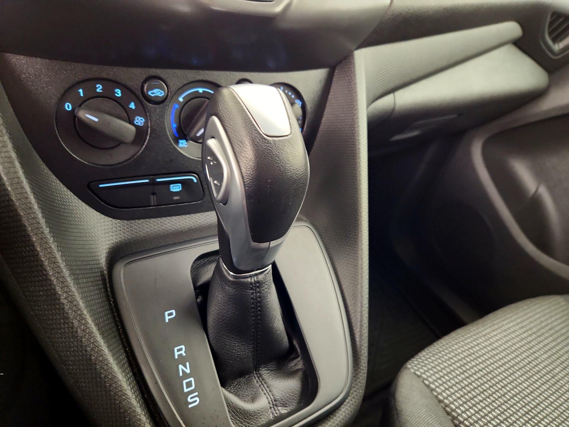 Thumbnail: 2018 Ford Transit Series - 17