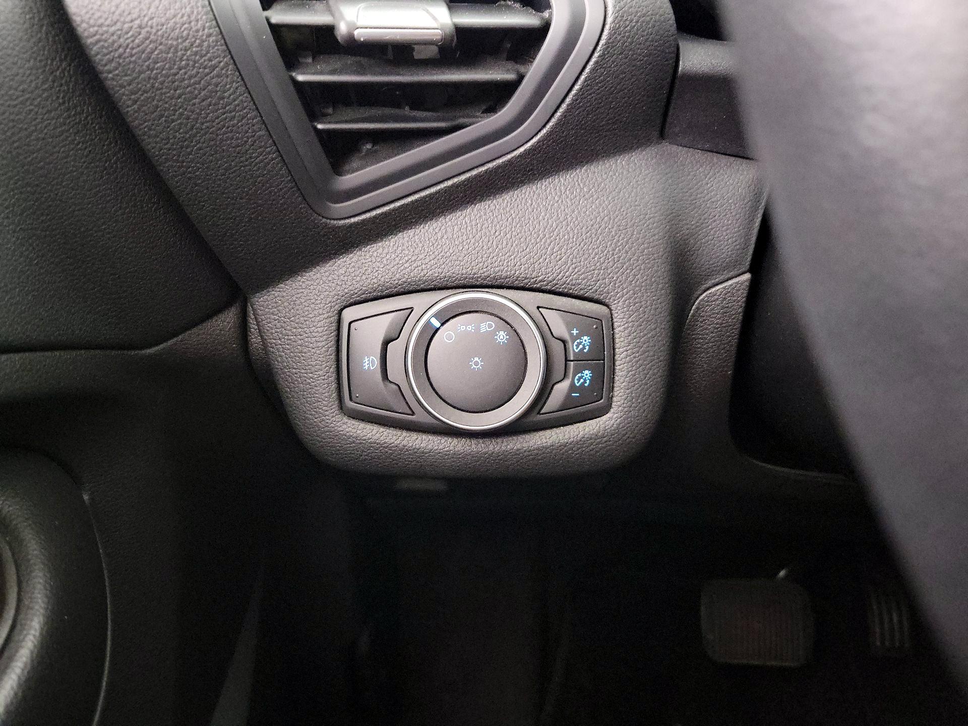 Thumbnail: 2017 Ford C-Max - 13