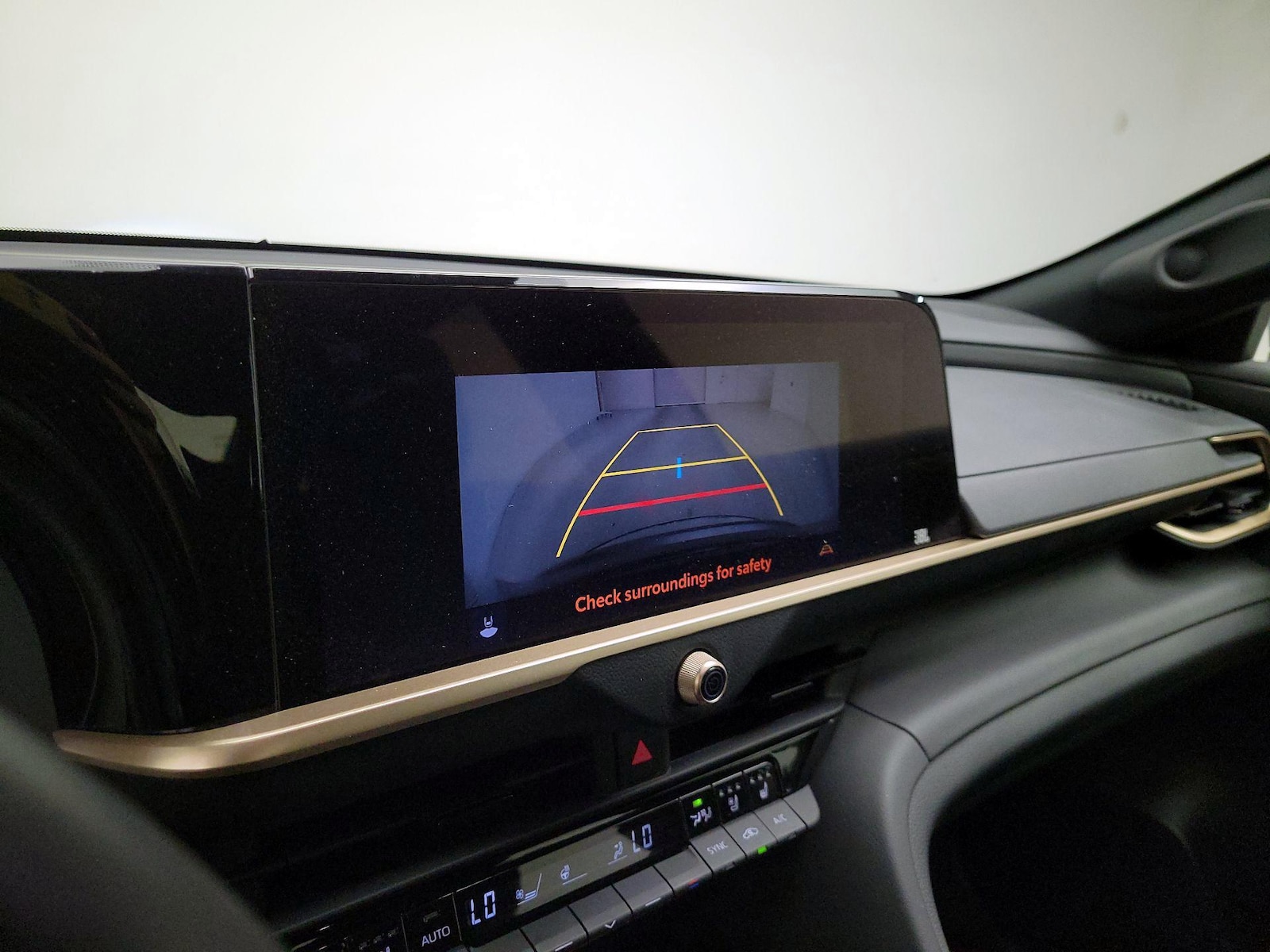 2023 Toyota Crown Limited - Photo 15