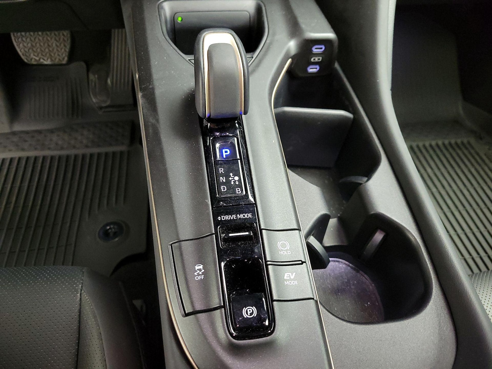 2023 Toyota Crown Limited - Photo 18