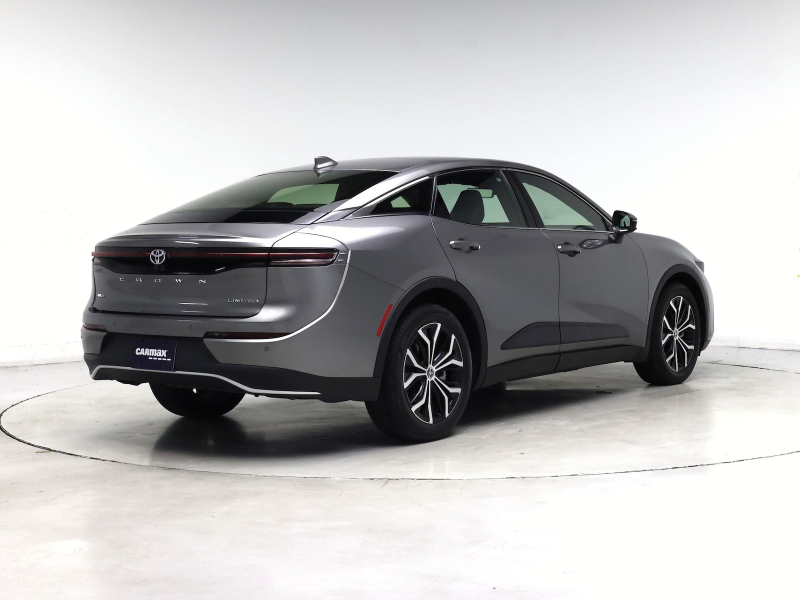 2023 Toyota Crown Limited - Photo 9