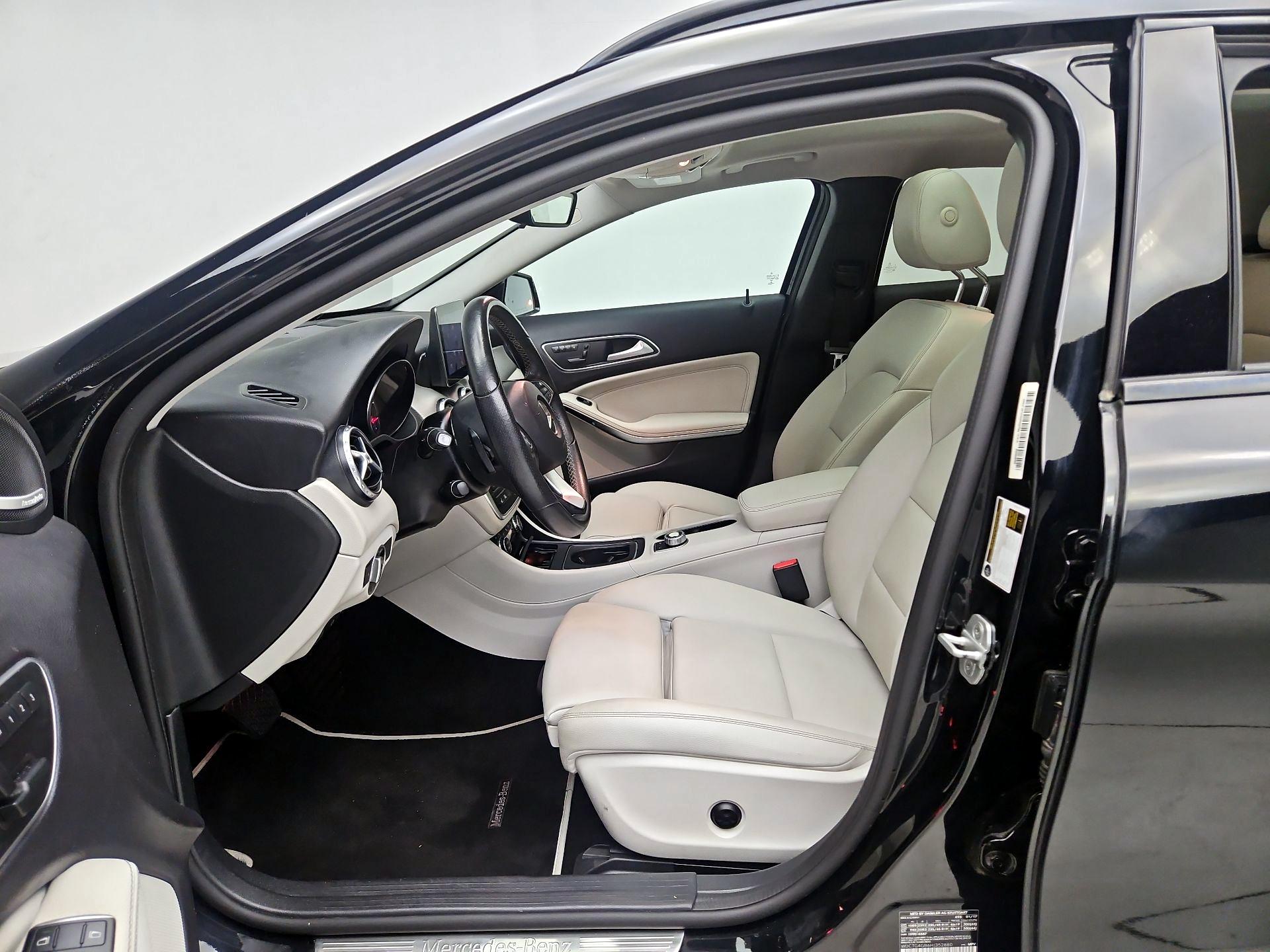 Thumbnail: 2017 Mercedes-Benz GLA - 11