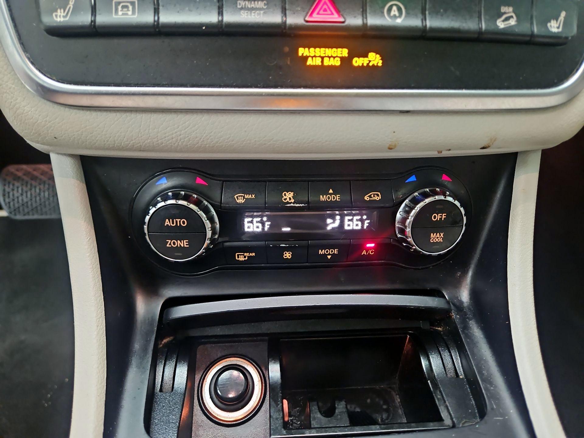 Thumbnail: 2017 Mercedes-Benz GLA - 17