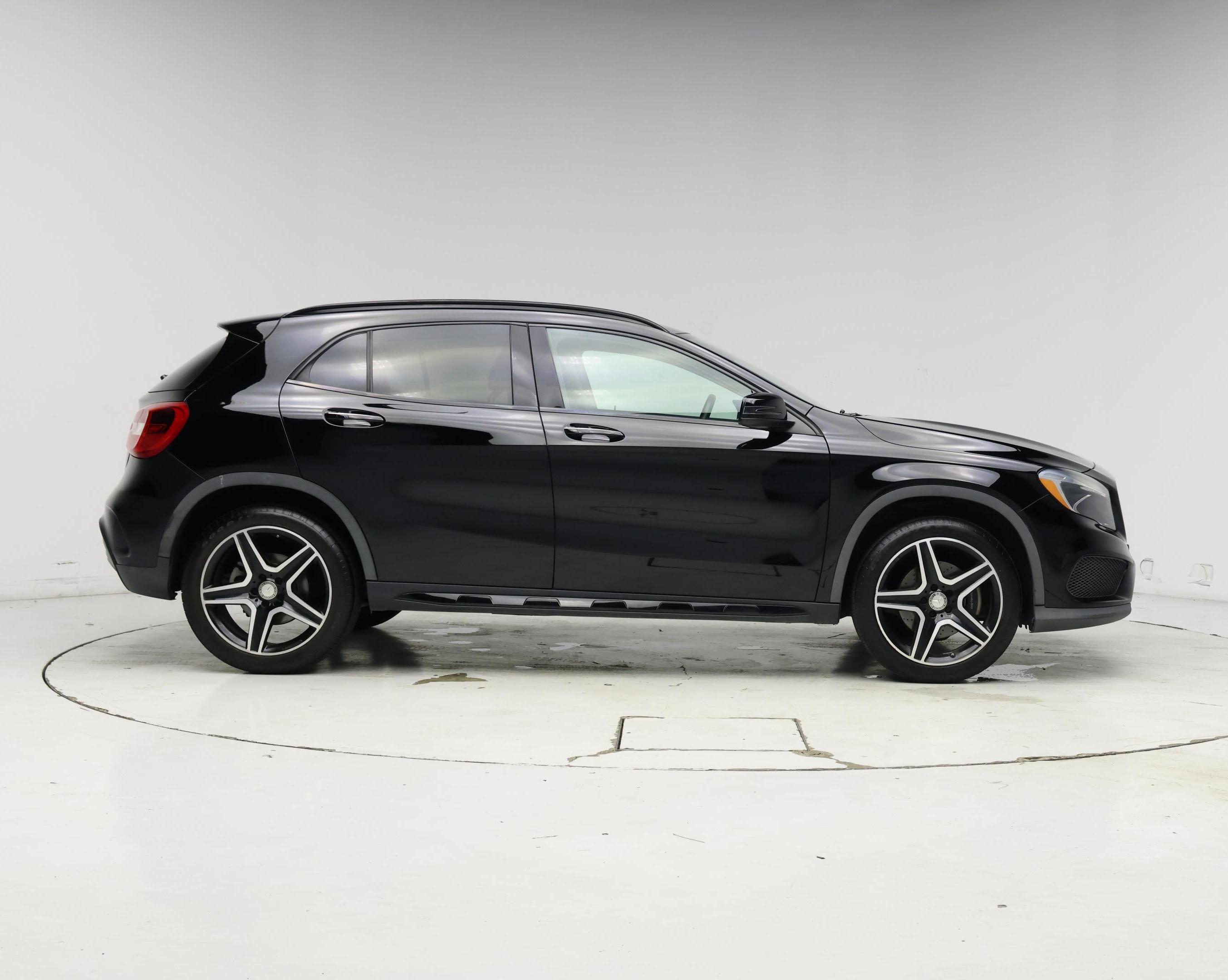 Thumbnail: 2017 Mercedes-Benz GLA - 7