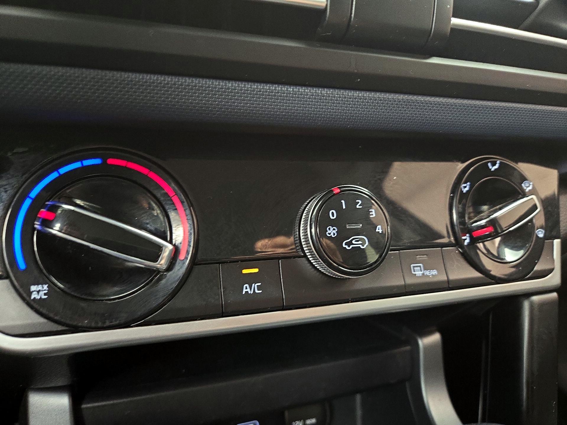 Thumbnail: 2021 Kia Seltos - 16