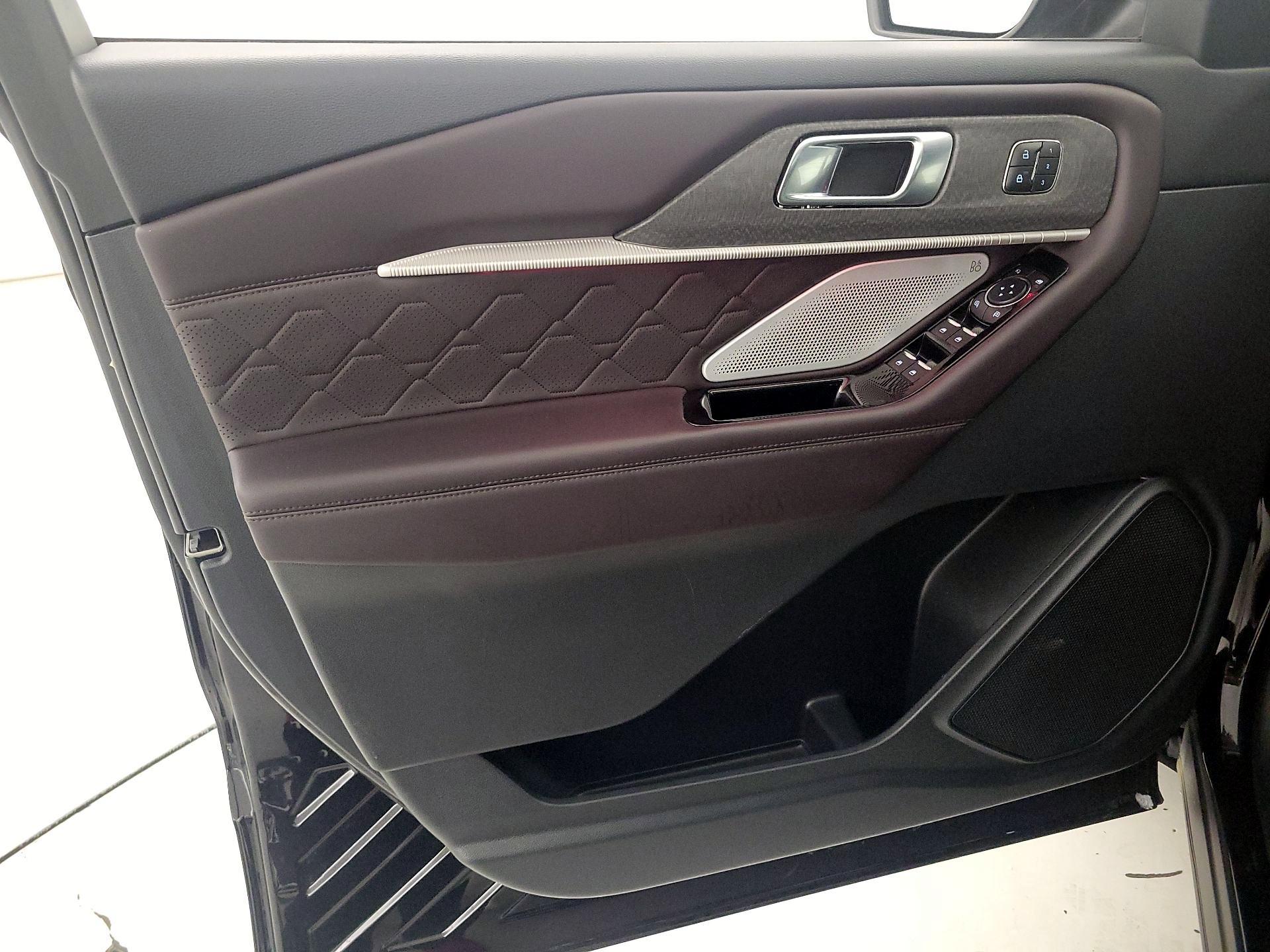 Thumbnail: 2025 Ford Explorer - 12