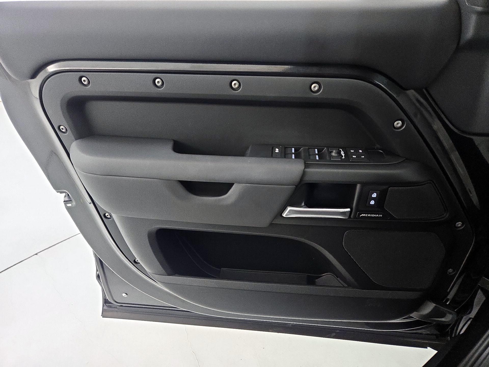 Thumbnail: 2025 Land Rover Defender - 12