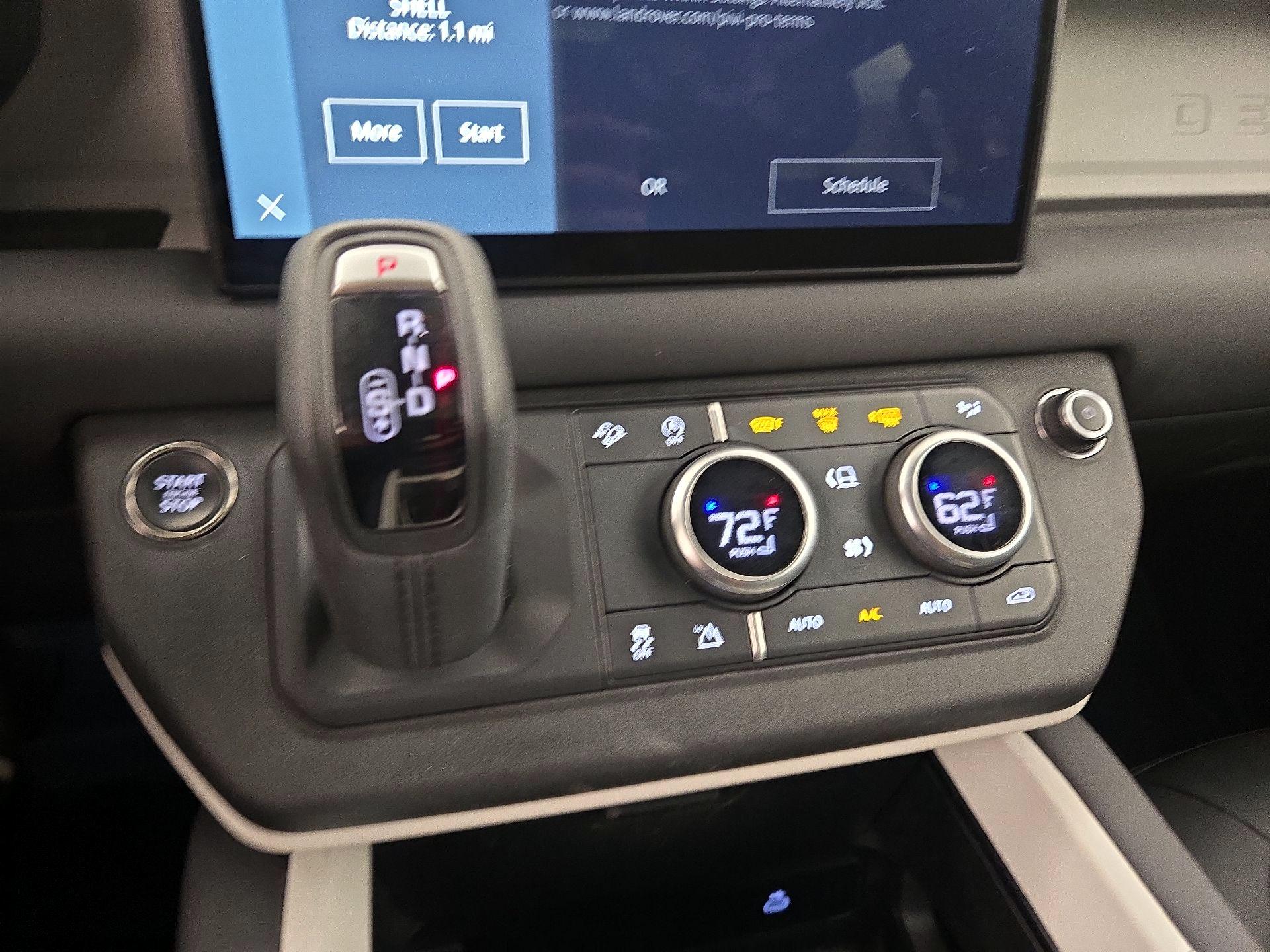 Thumbnail: 2025 Land Rover Defender - 17