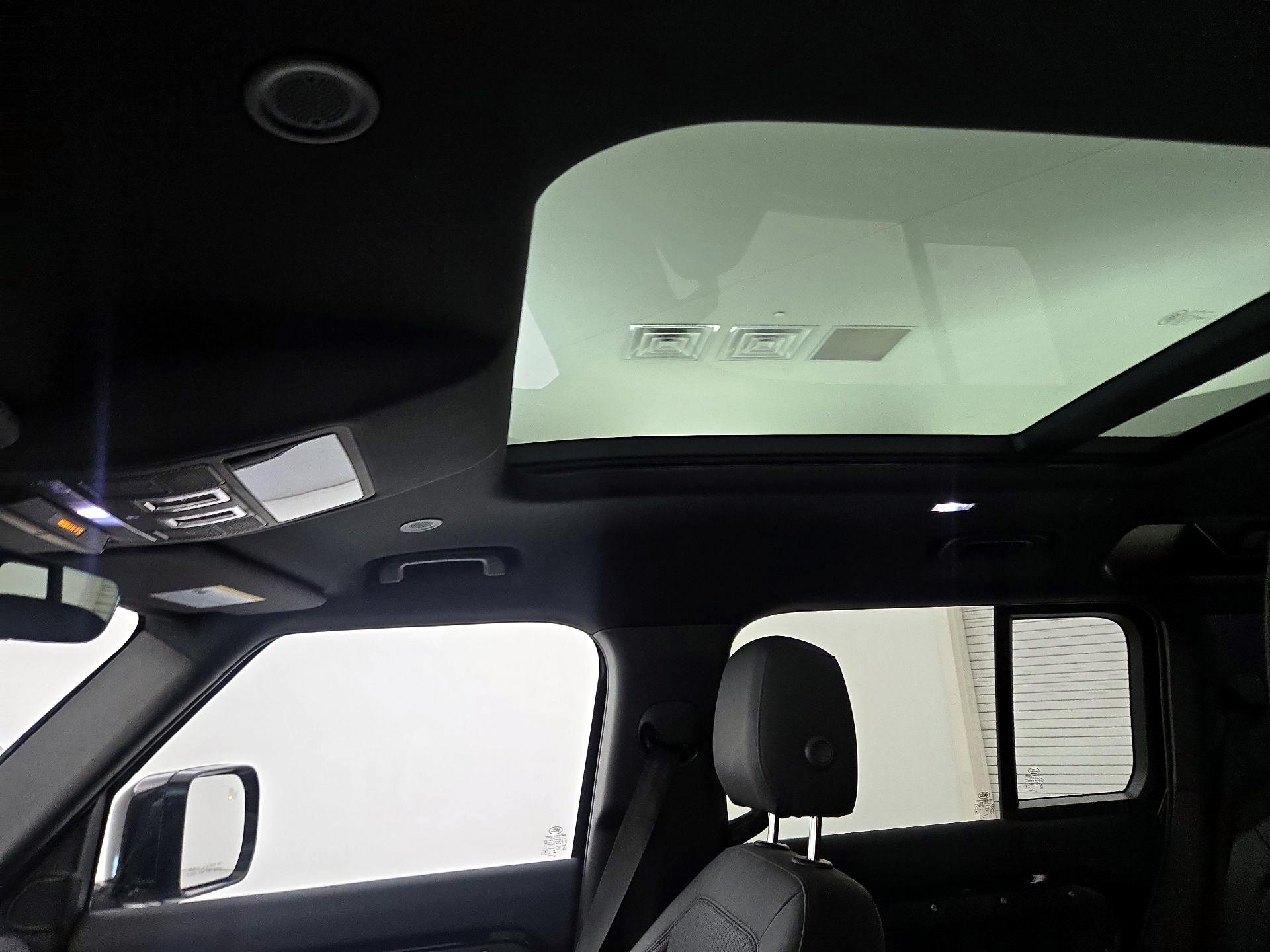 Thumbnail: 2025 Land Rover Defender - 19