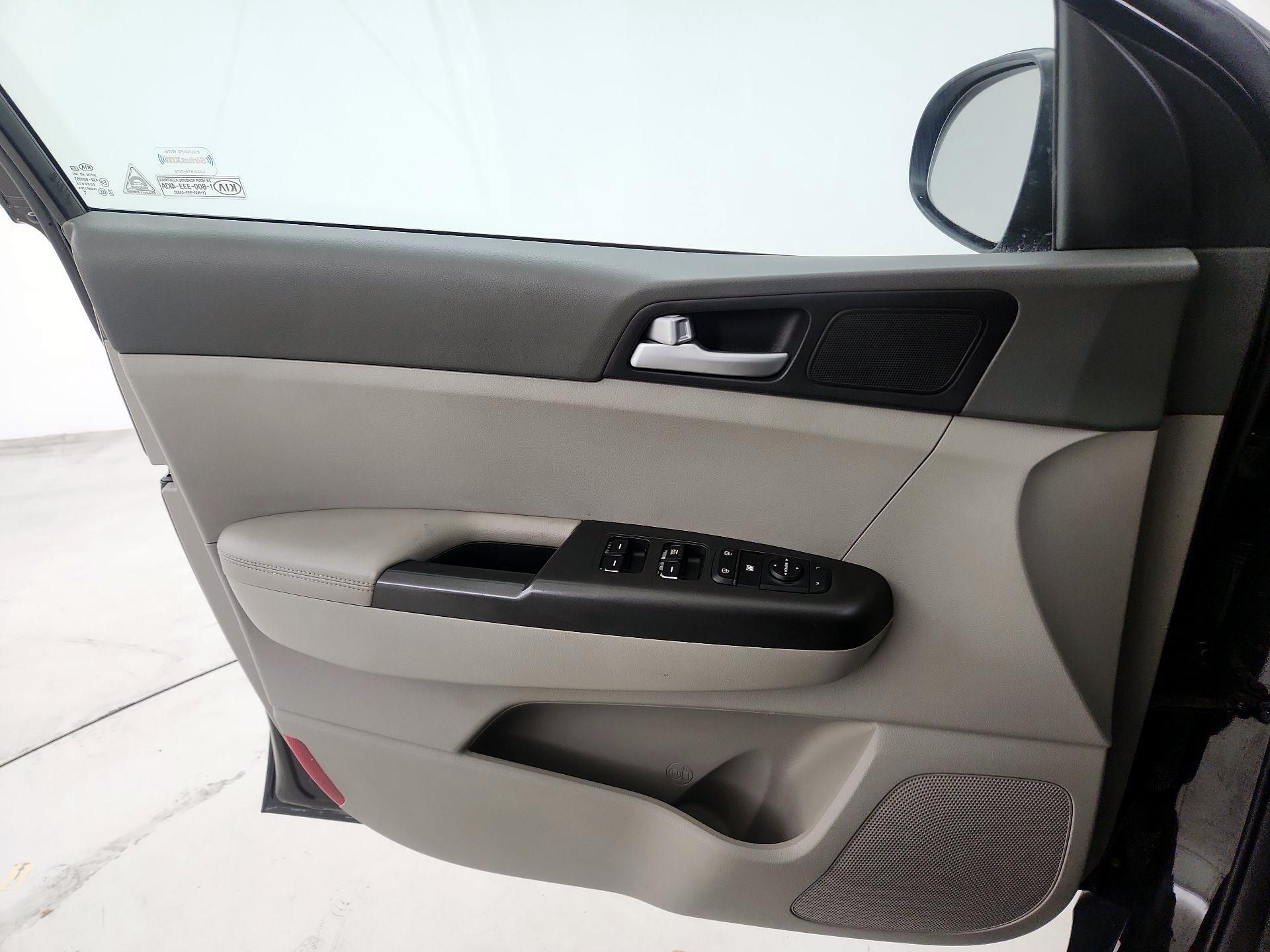 Thumbnail: 2018 Kia Sportage - 12