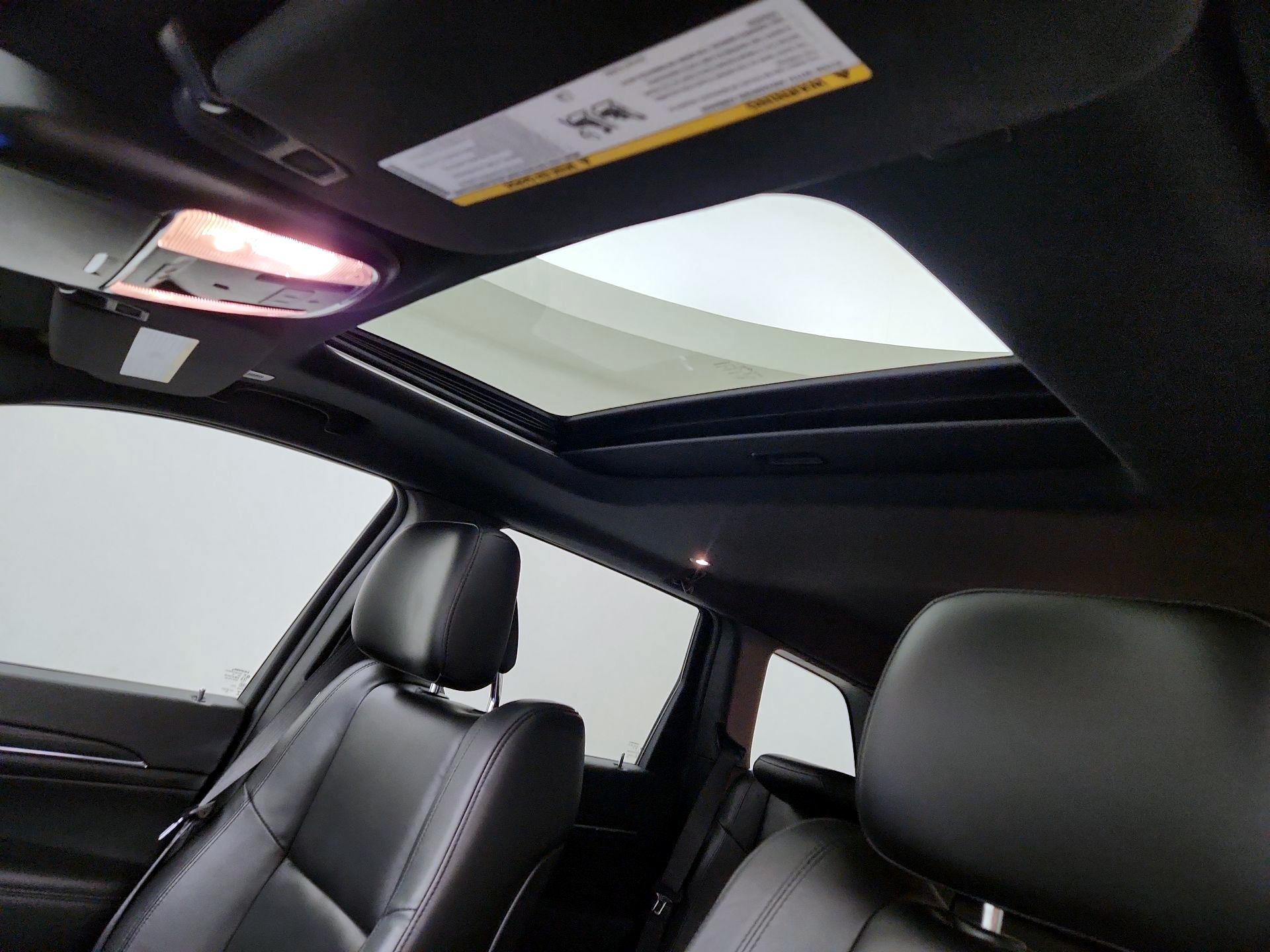 Thumbnail: 2021 Jeep Grand Cherokee - 20