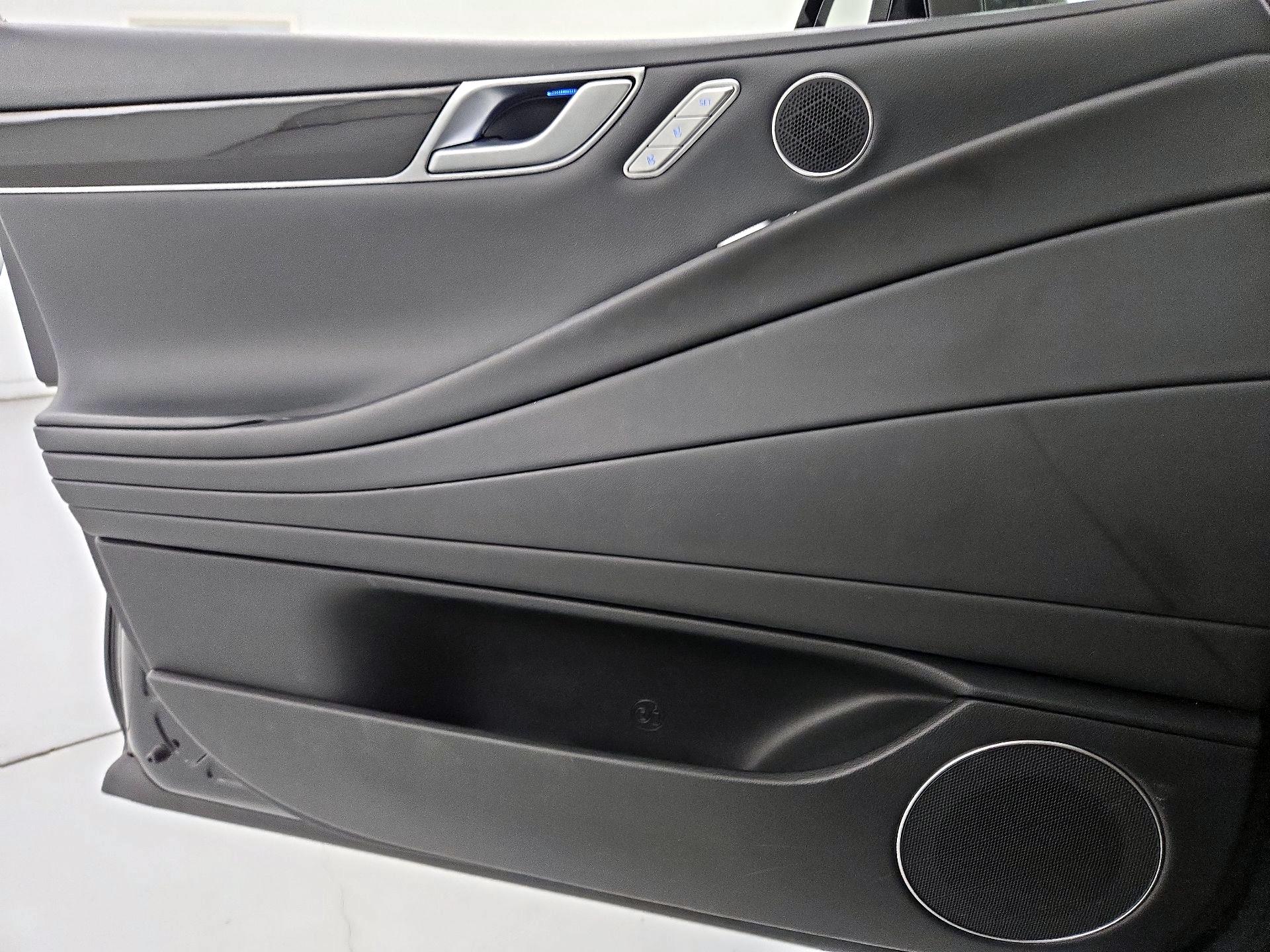 Thumbnail: 2023 Genesis G80 - 12