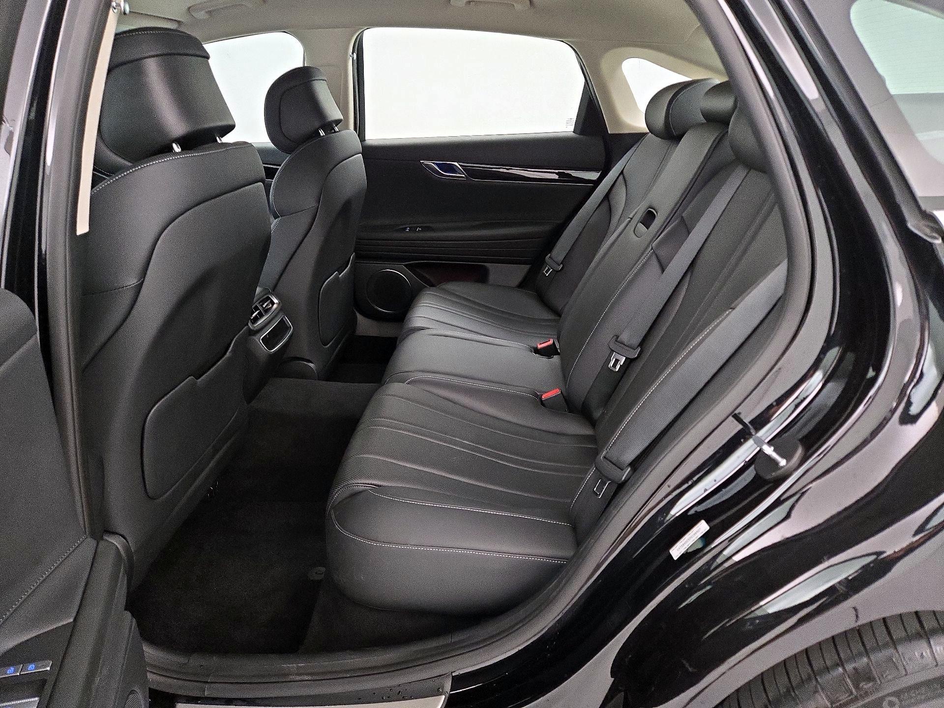 Thumbnail: 2023 Genesis G80 - 20