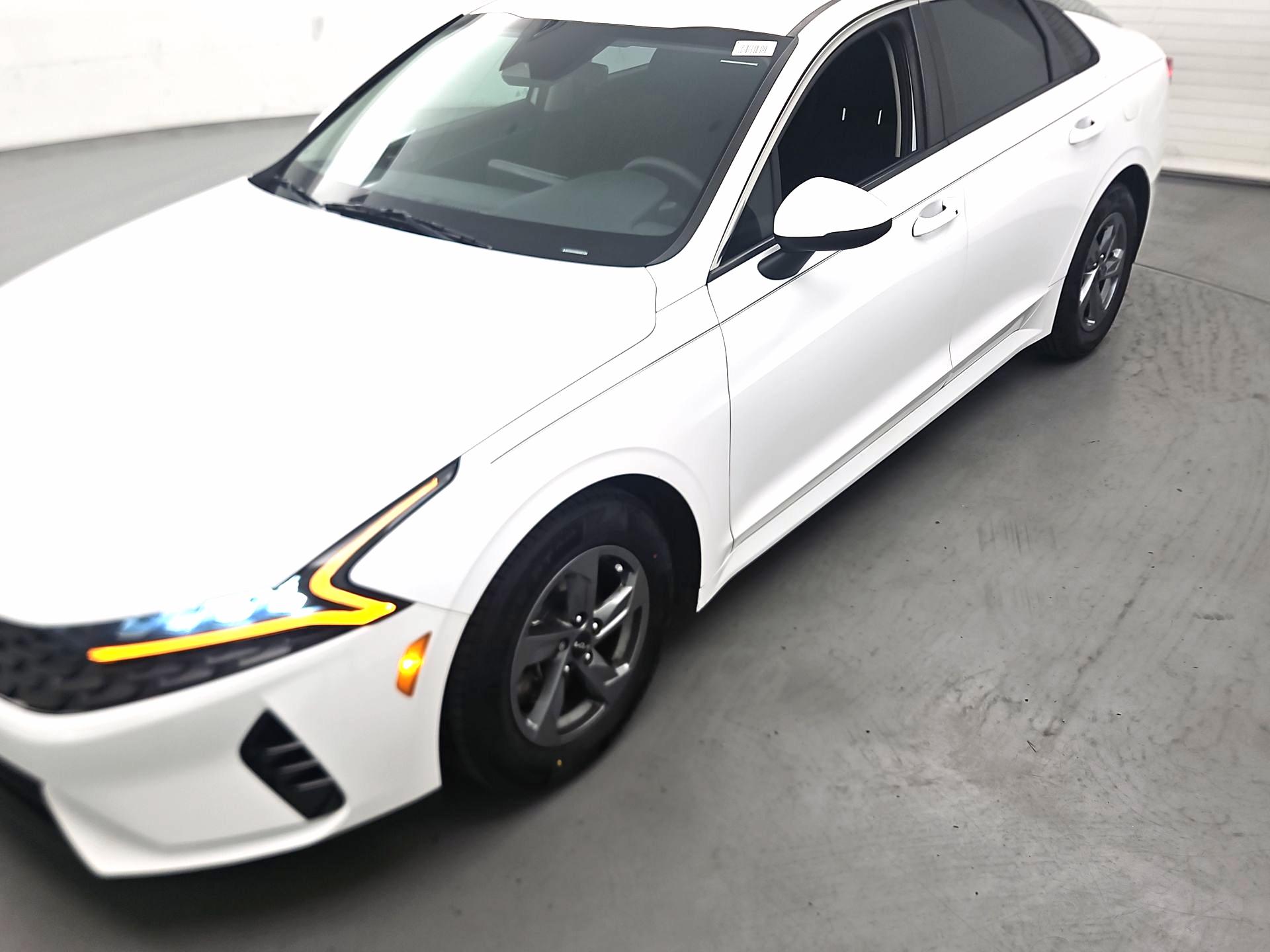 Thumbnail: 2022 Kia K5 - 3