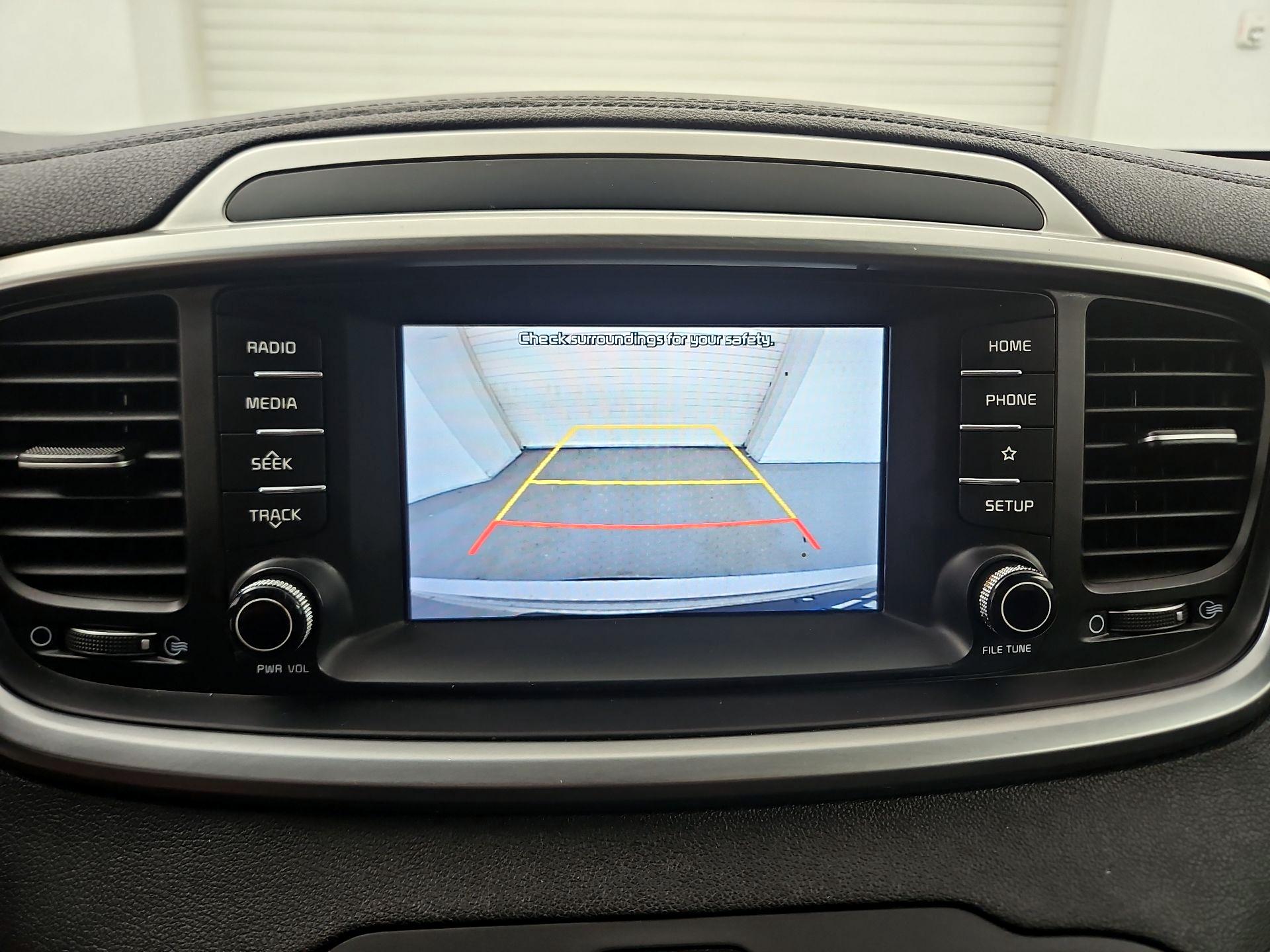 Thumbnail: 2020 Kia Sorento - 14