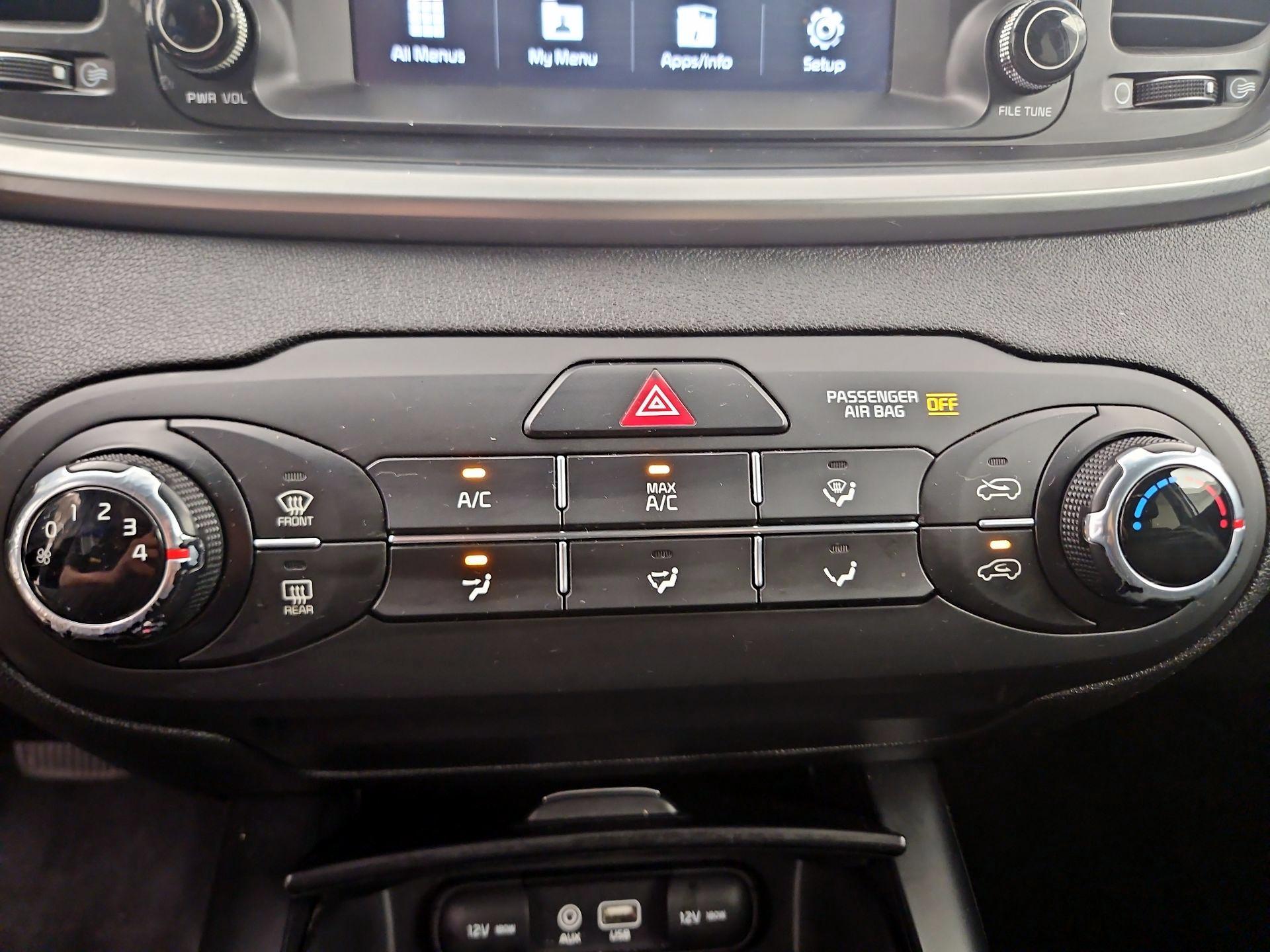 Thumbnail: 2020 Kia Sorento - 16