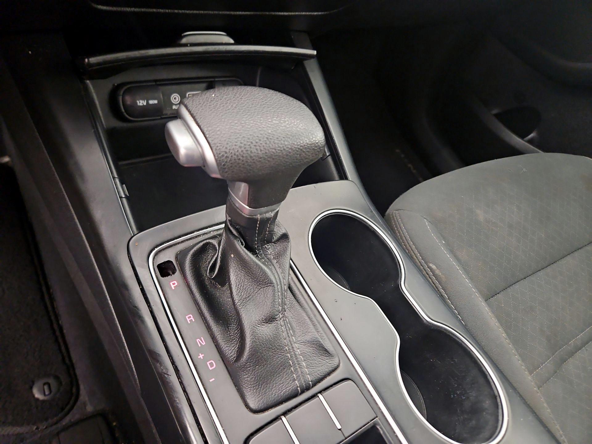 Thumbnail: 2020 Kia Sorento - 17