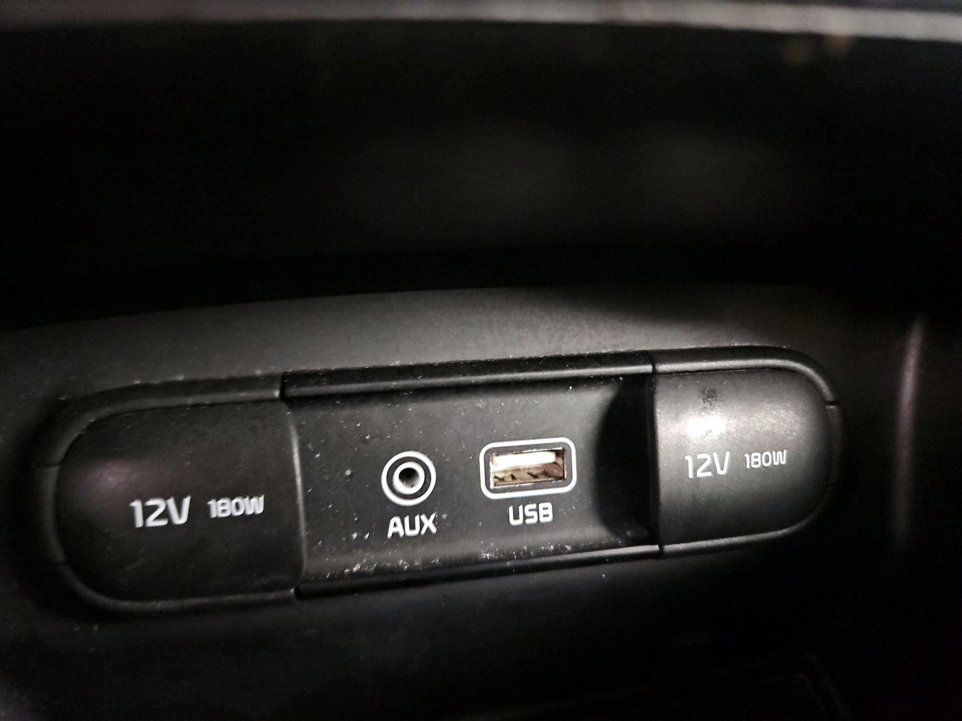 Thumbnail: 2020 Kia Sorento - 18