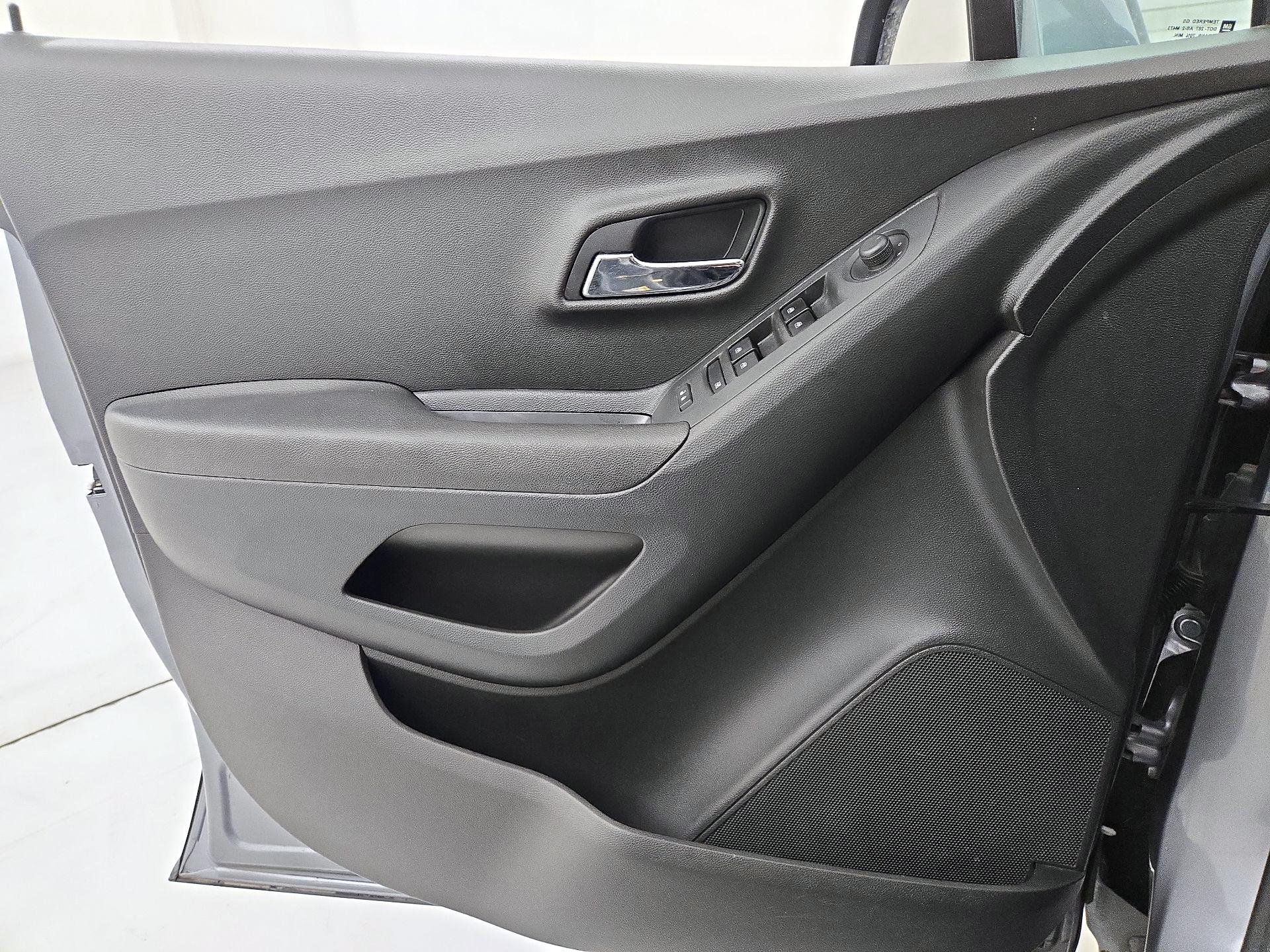 Thumbnail: 2020 Chevrolet Trax - 12