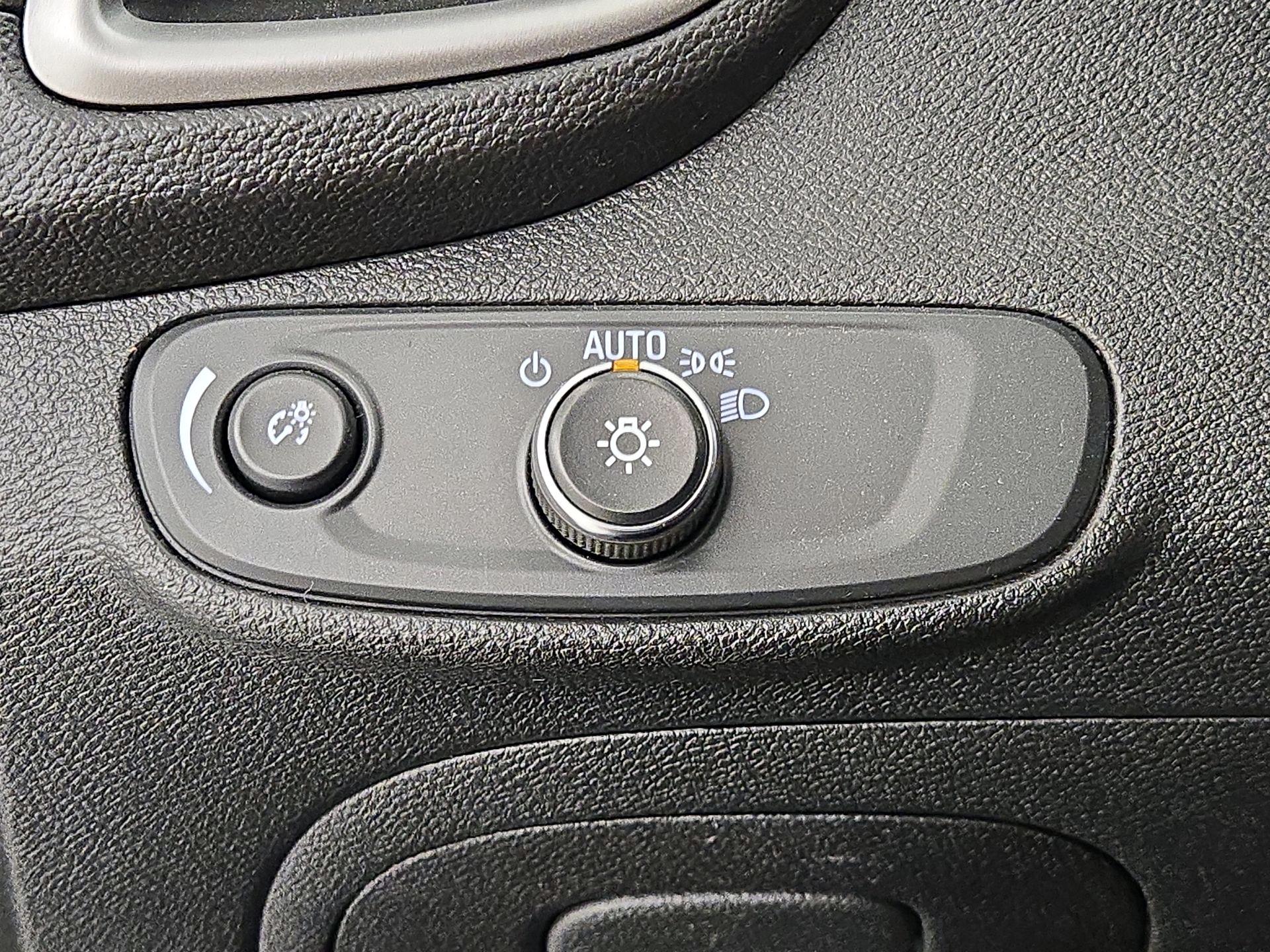 Thumbnail: 2020 Chevrolet Trax - 13