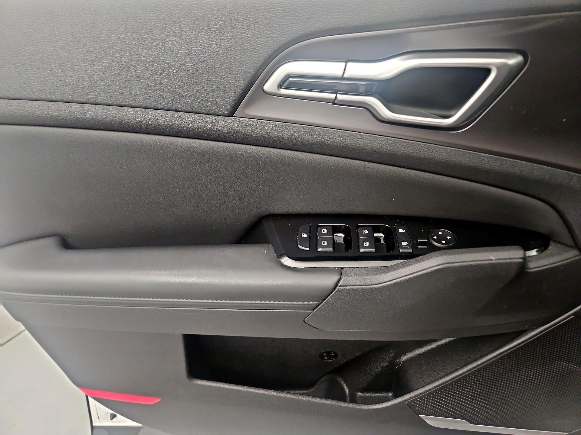 Thumbnail: 2023 Kia Sportage - 12