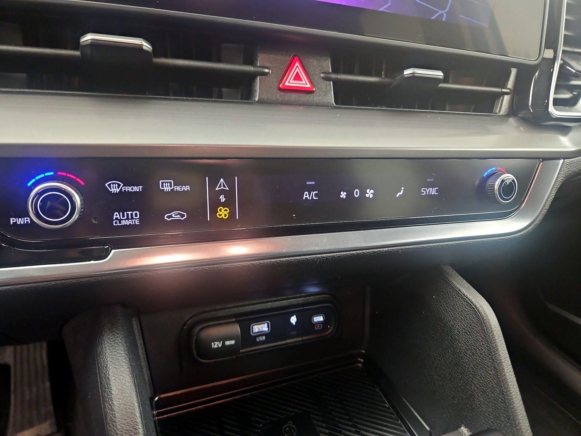 Thumbnail: 2023 Kia Sportage - 16